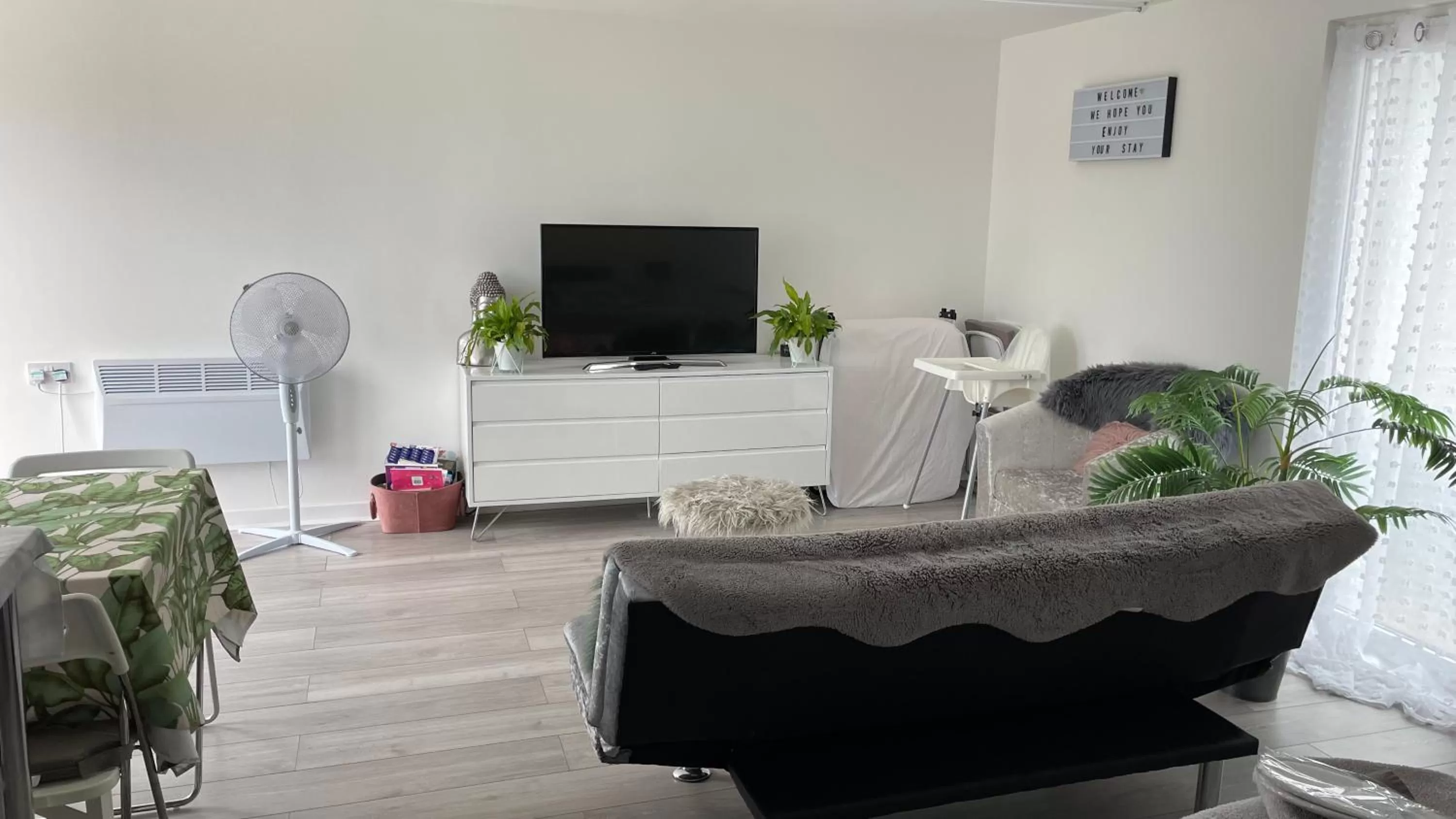 Nicolas Devon air bed and breakfast