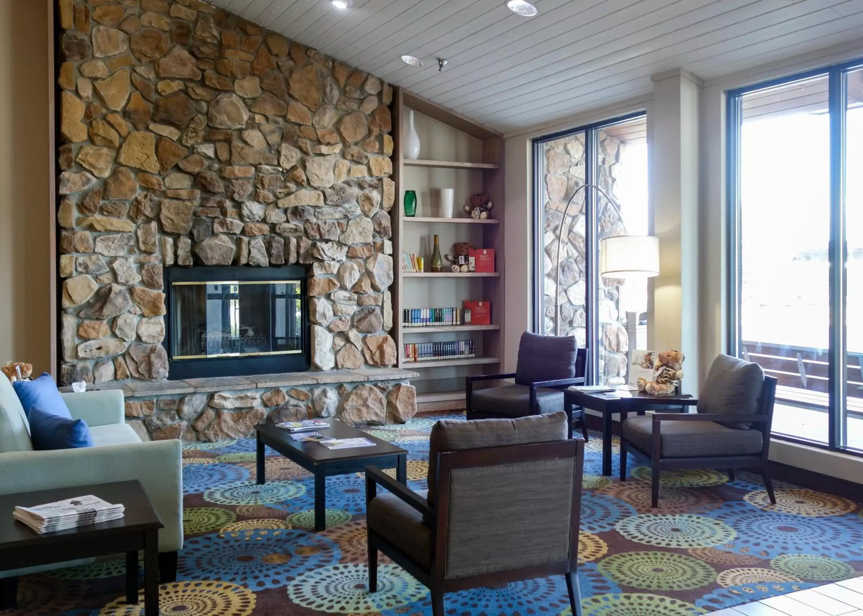 Lobby or reception, Seating Area in Country Inn & Suites by Radisson, Mishawaka, IN