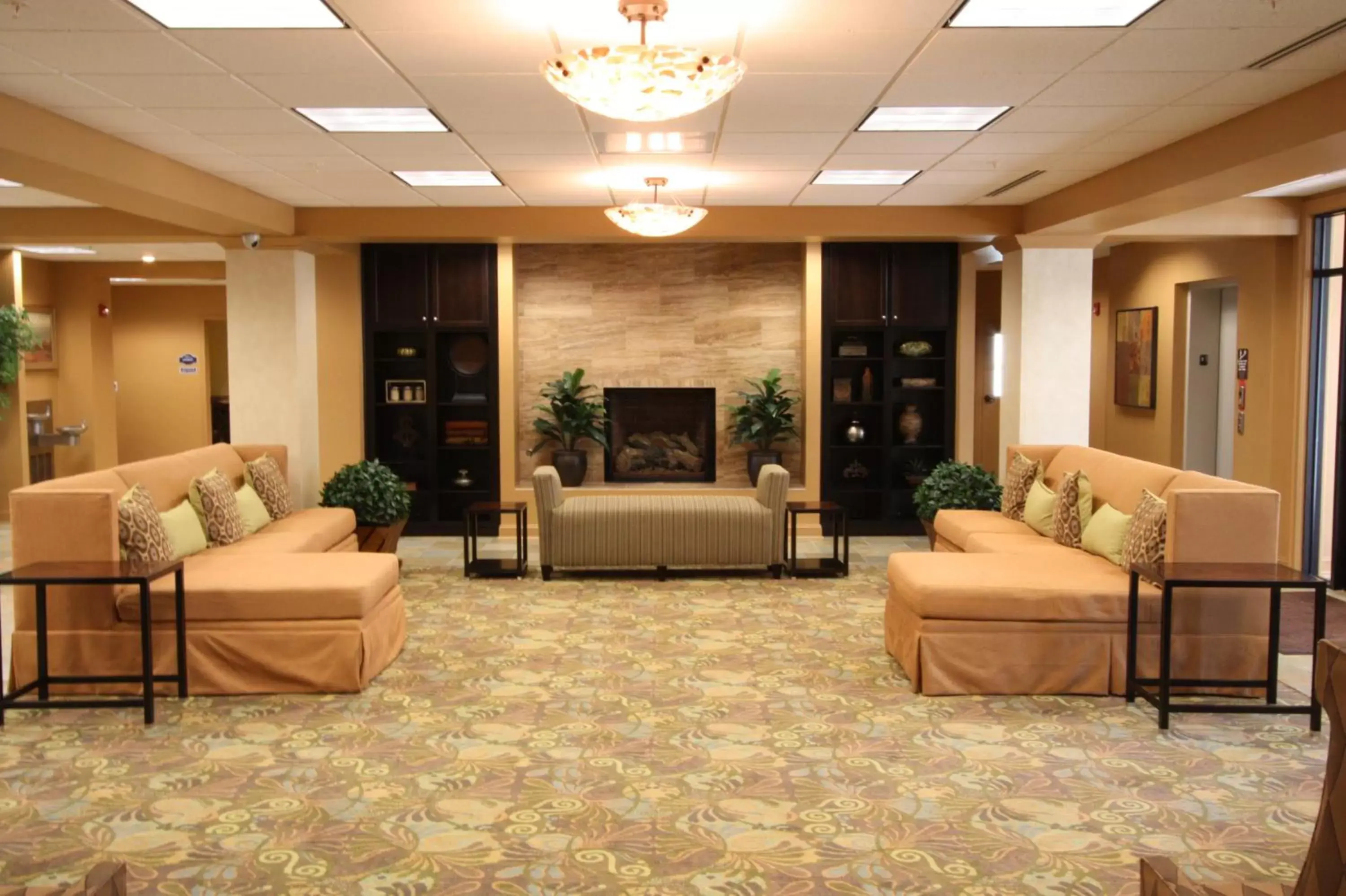 Lobby or reception in The Colonies at Williamsburg Lobby or reception in The Colonies at Williamsburg