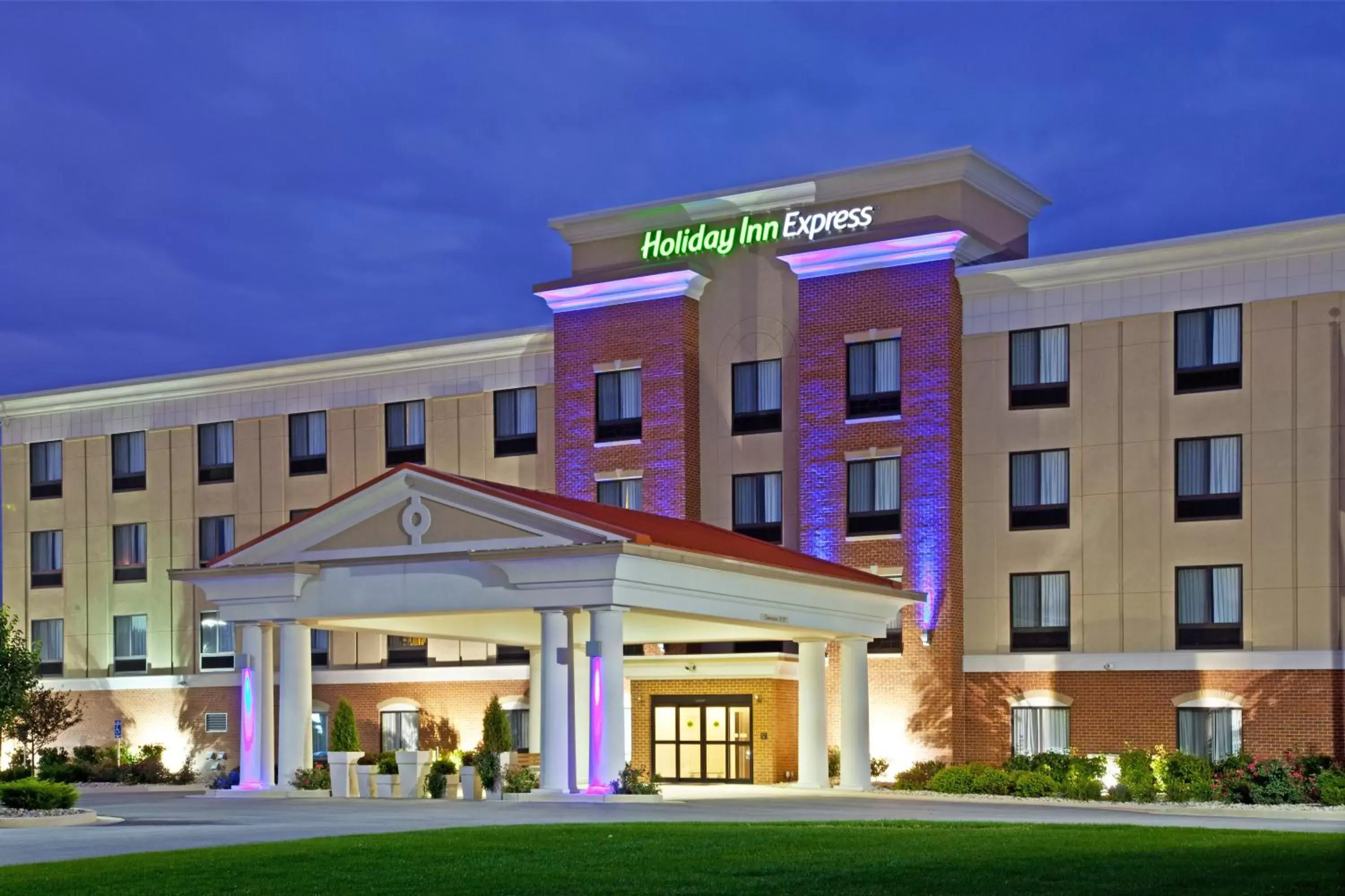 Property building in Holiday Inn Express - Indianapolis - Southeast, an IHG Hotel