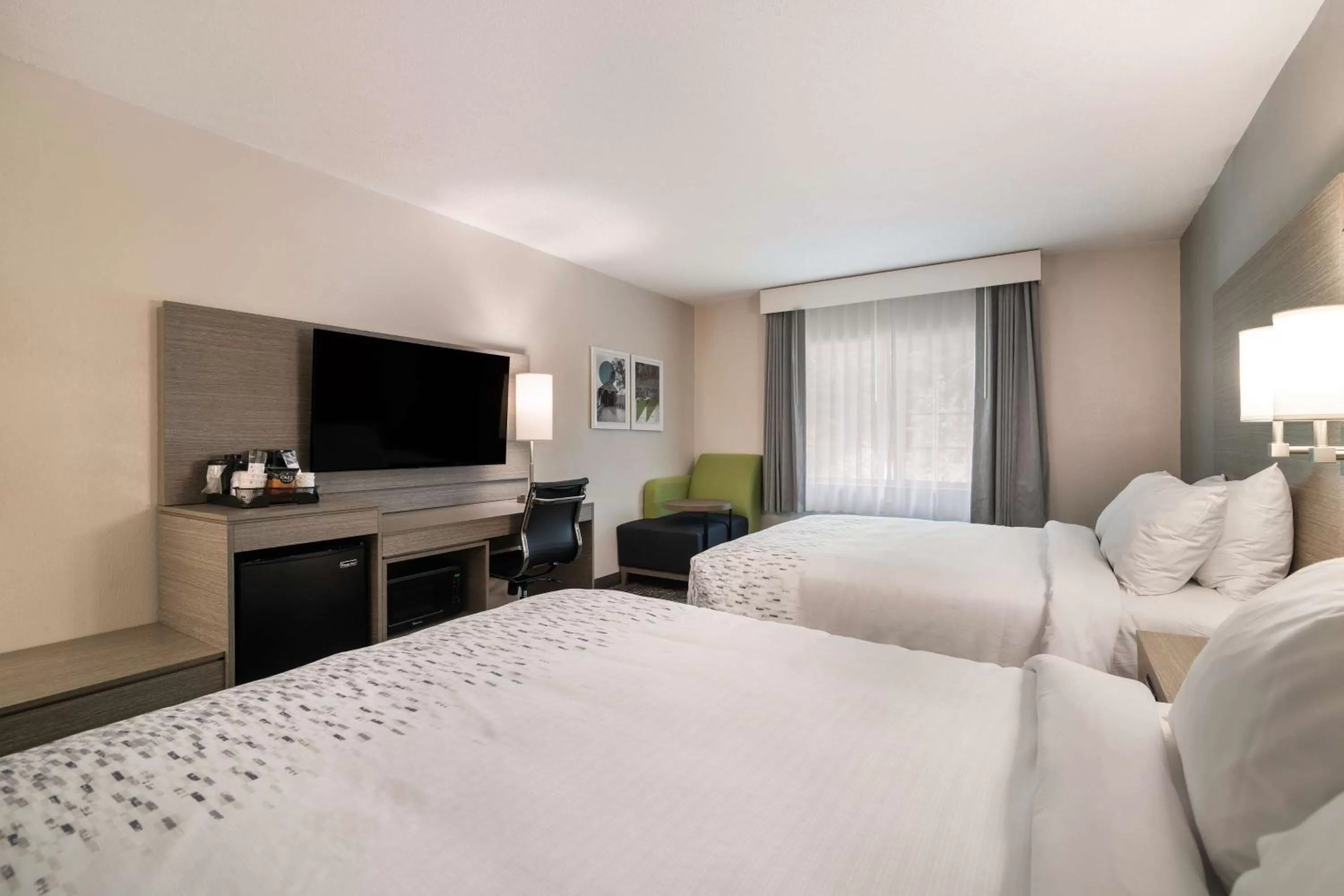 Bedroom, Bed in Best Western Plymouth Inn-White Mountains