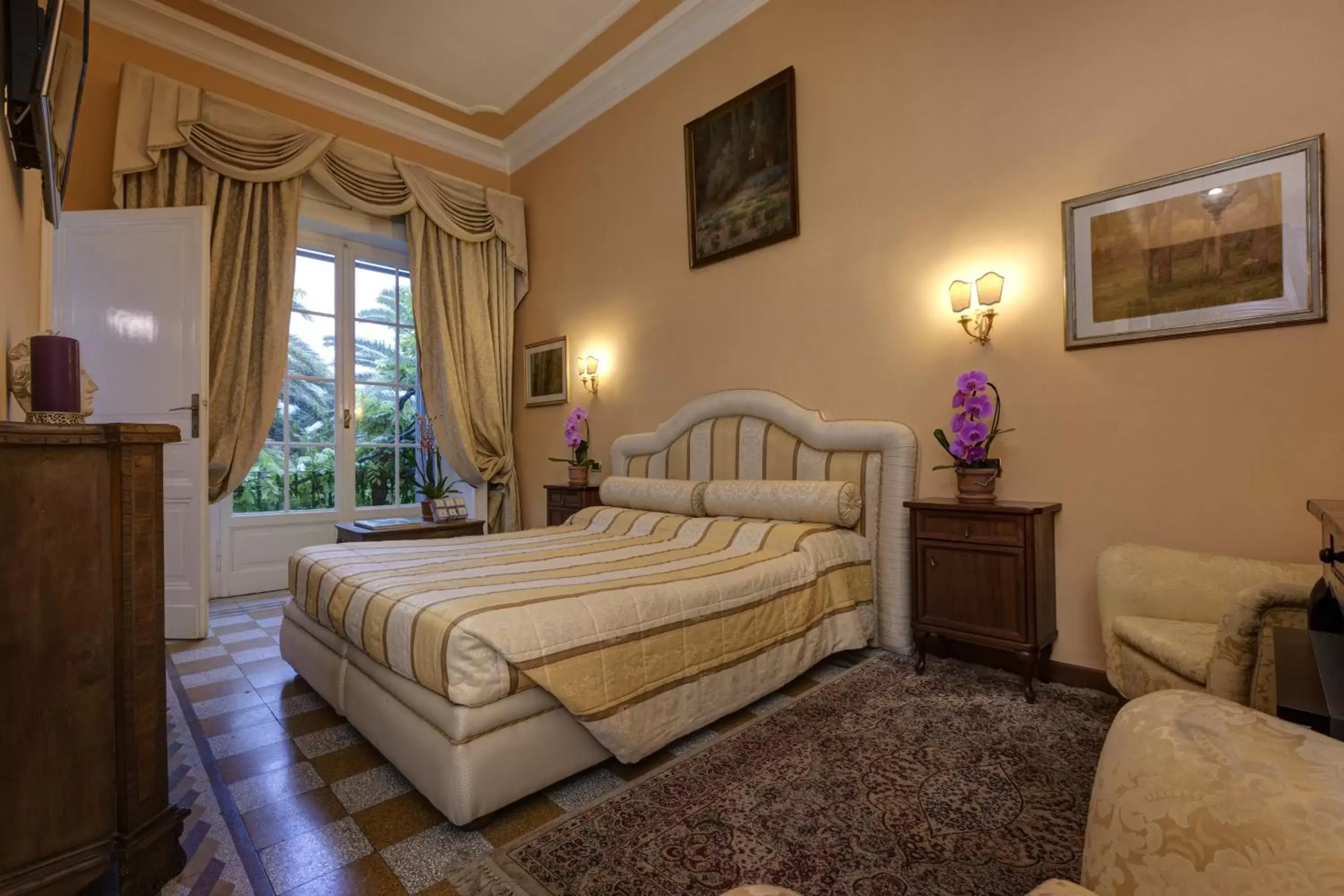 Day, Bed in Episcopo Lipinsky Luxury Suites