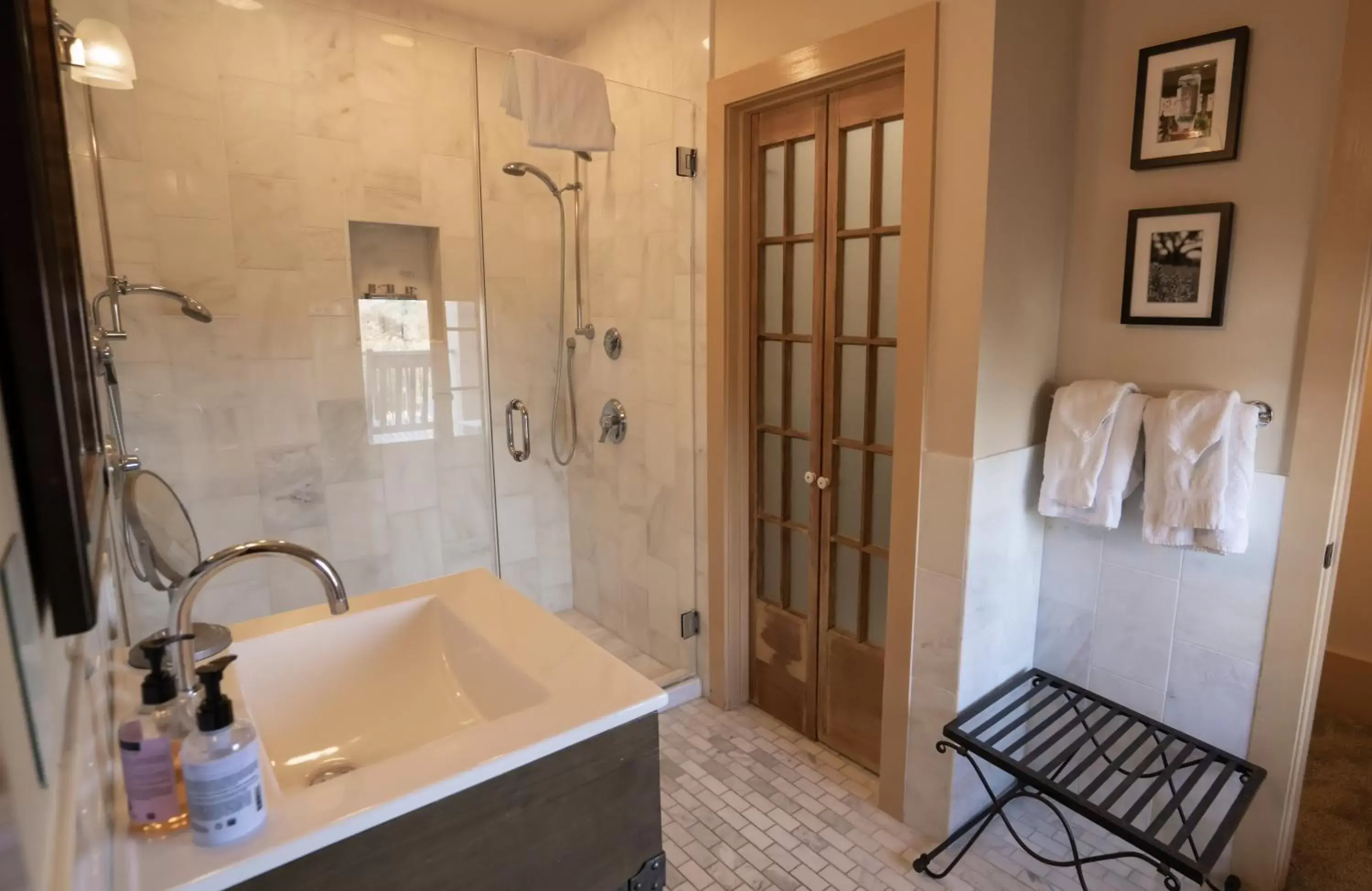 Shower, Bathroom in Sage Hill Inn & Spa