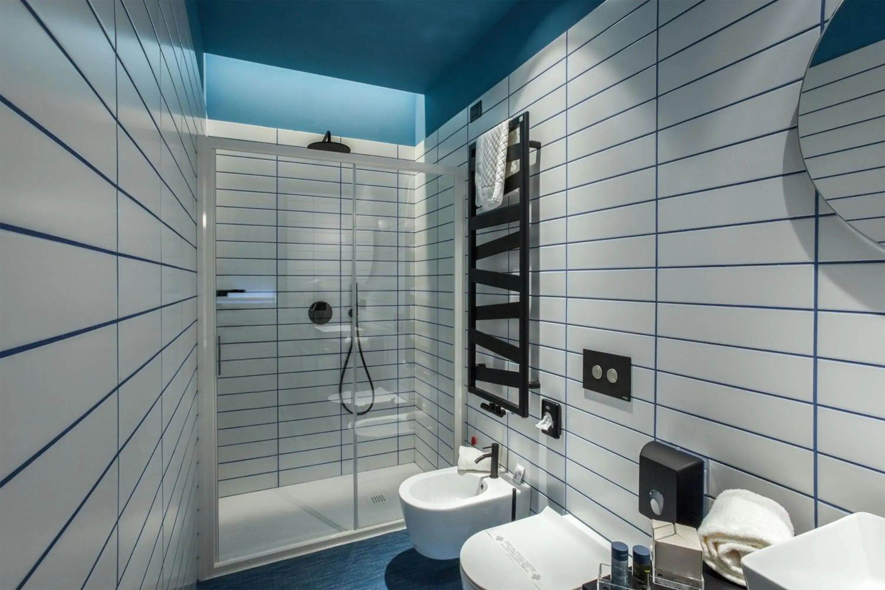 Shower, Bathroom in Hotel Dimora Del Monaco