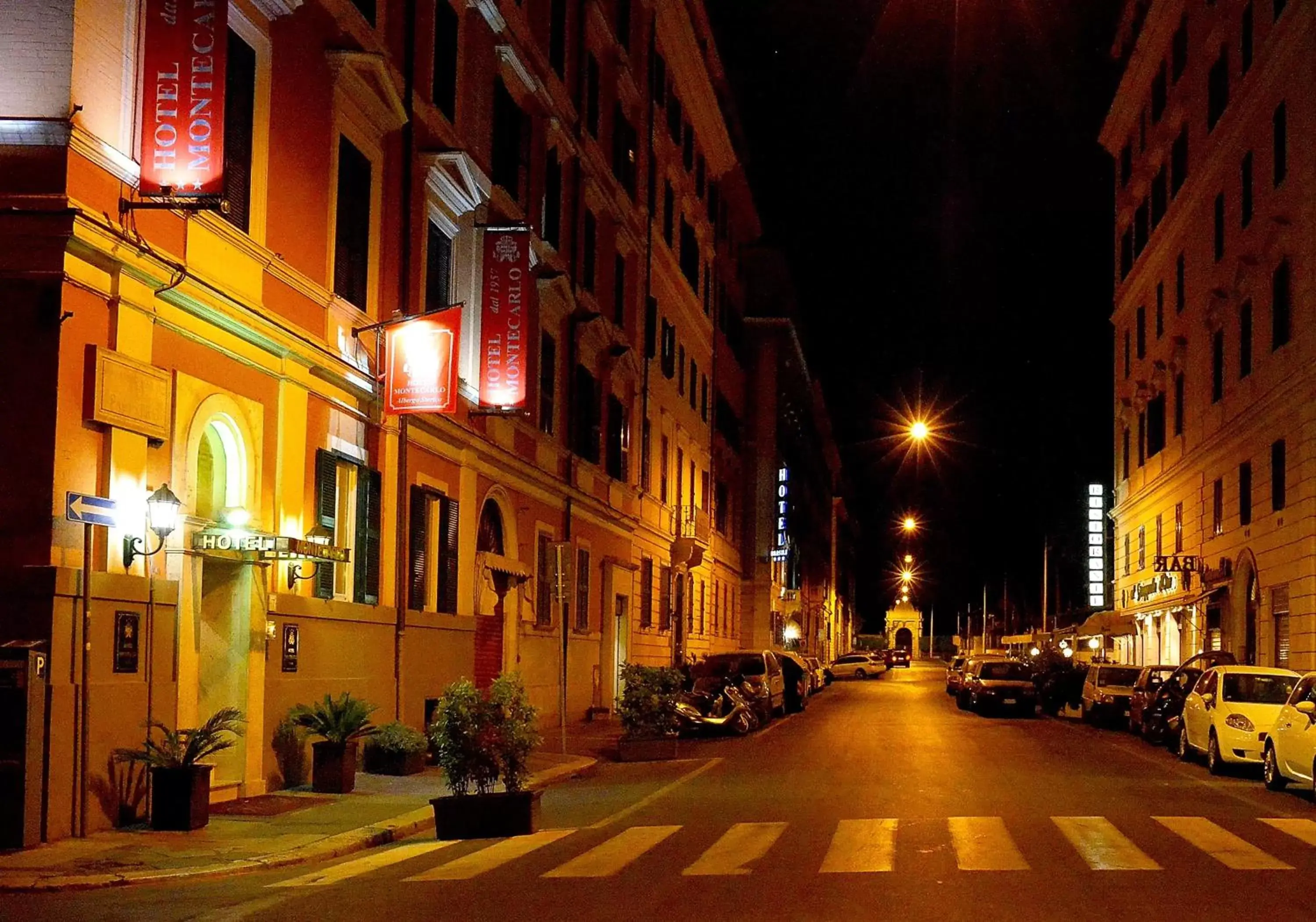 Street view, Neighborhood in Hotel Montecarlo