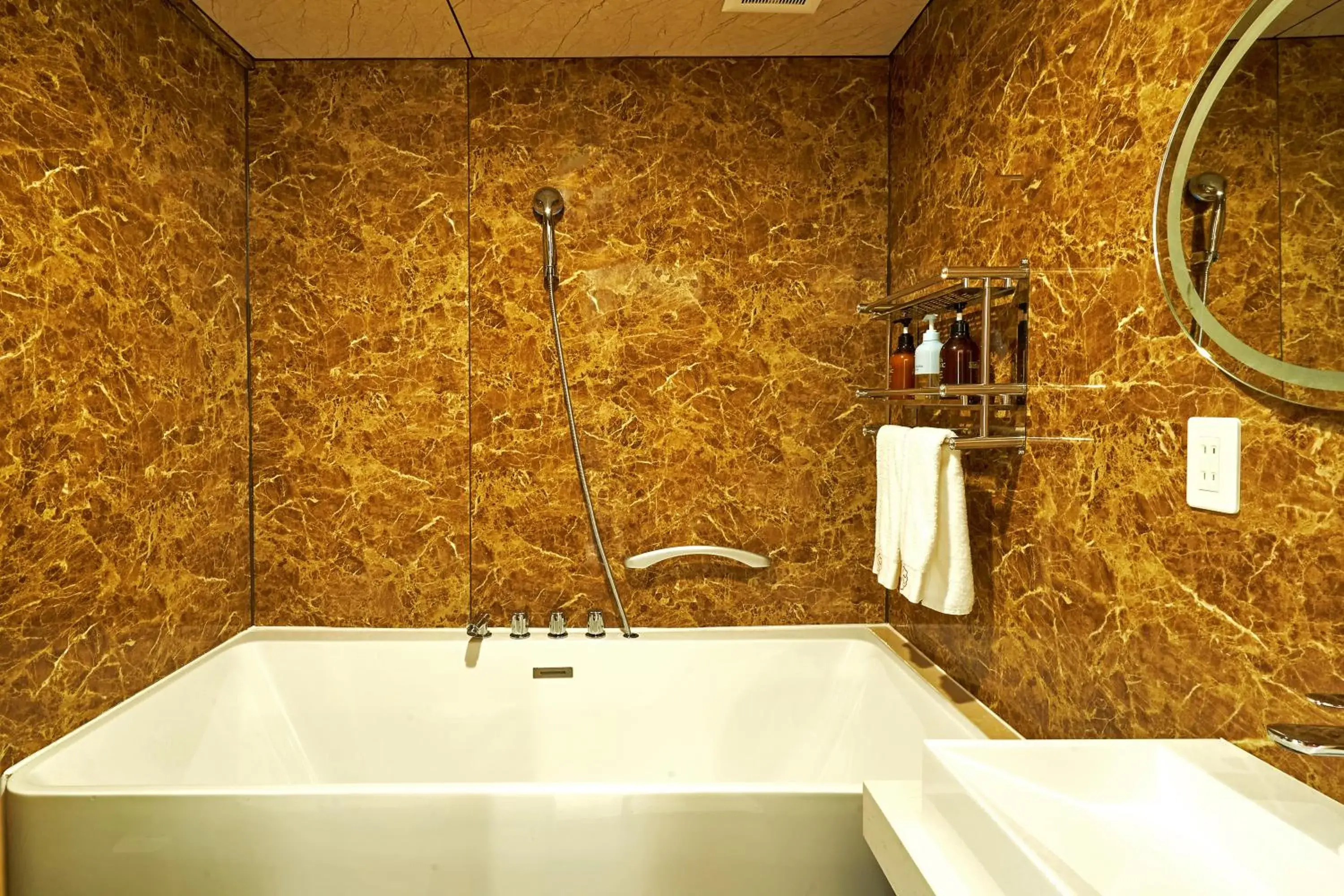 Bathroom in HOTEL HIMALAYA SEA