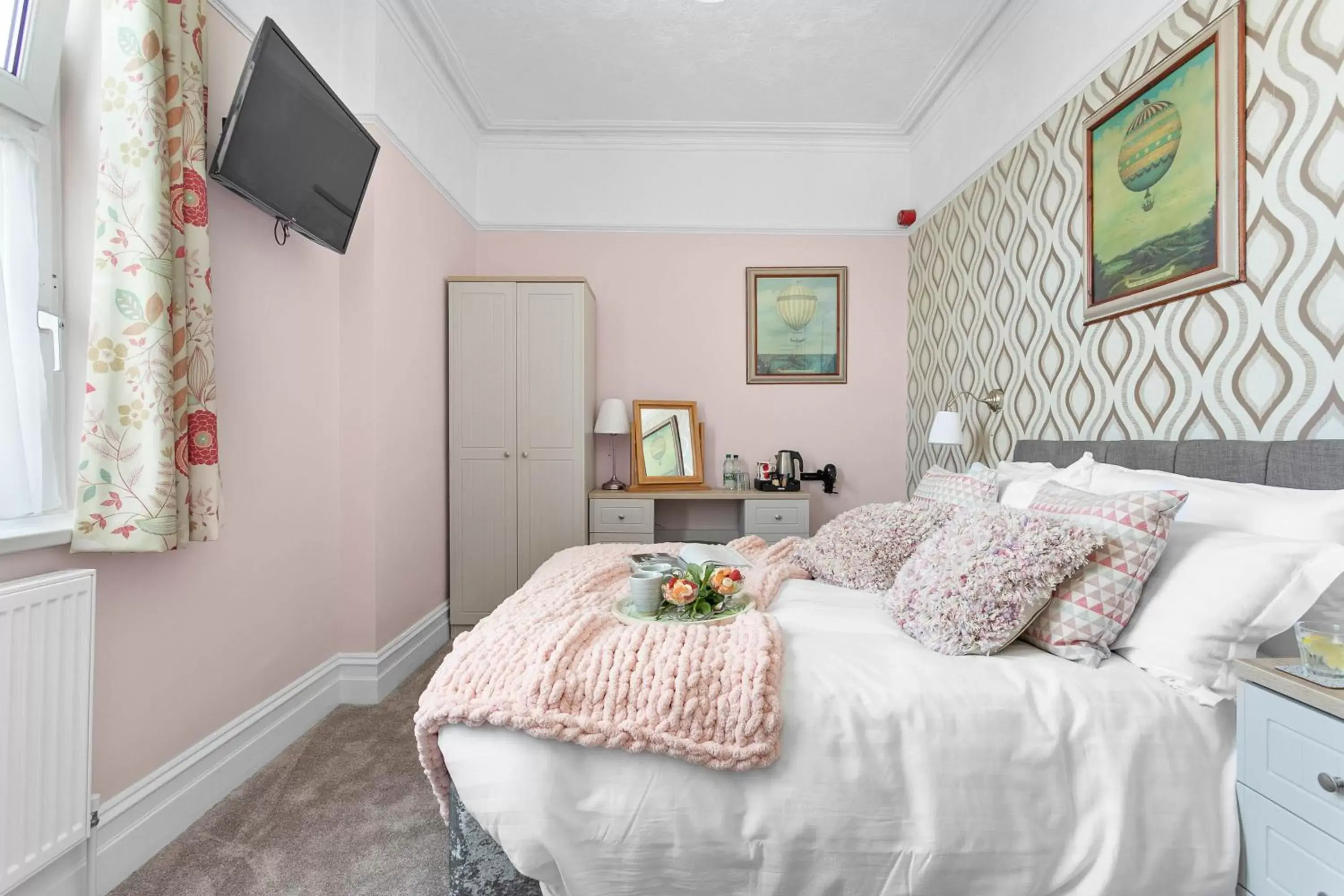 Bedroom, Bed in The Westgate