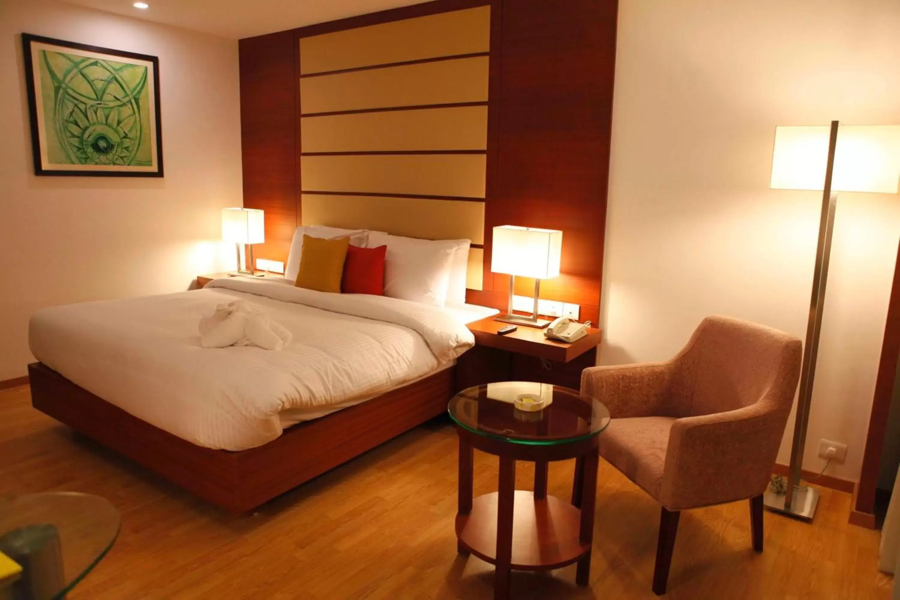 Photo of the whole room, Bed in Lemon Tree Hotel Shimona Chennai Photo of the whole room, Bed in Lemon Tree Hotel Shimona Chennai