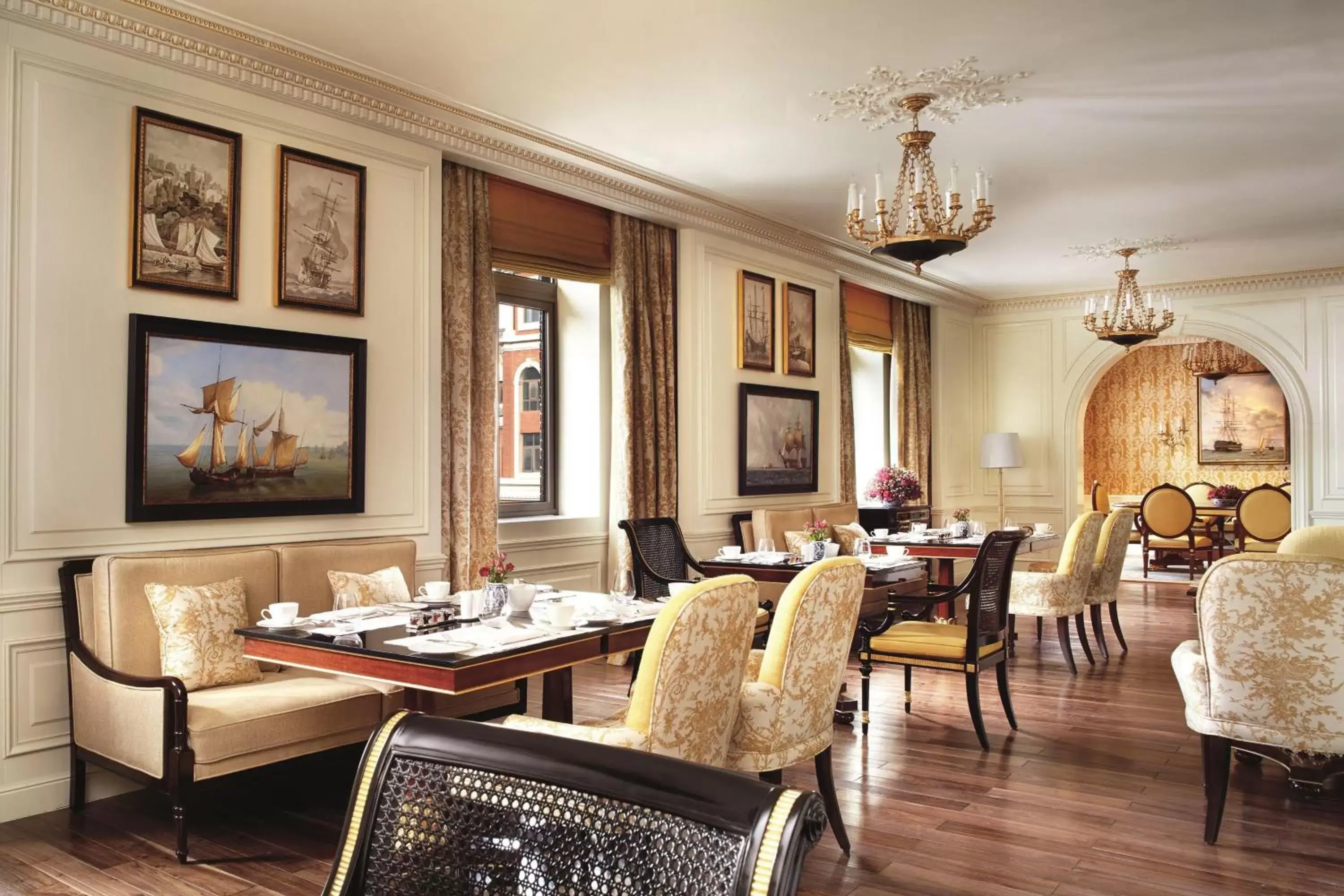 Lounge or bar, Restaurant/Places to Eat in The Ritz-Carlton, Tianjin