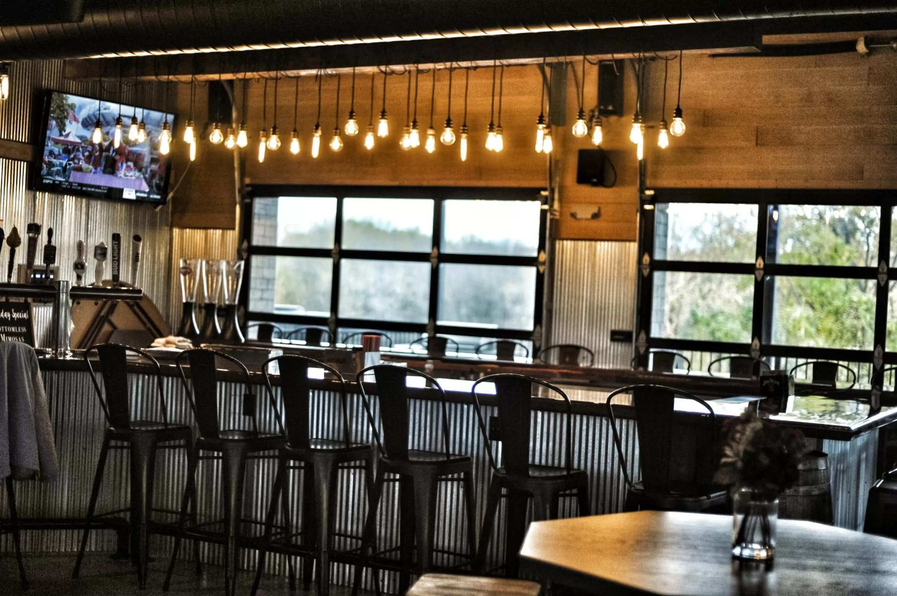 Lounge or bar in Waterfront Hotel