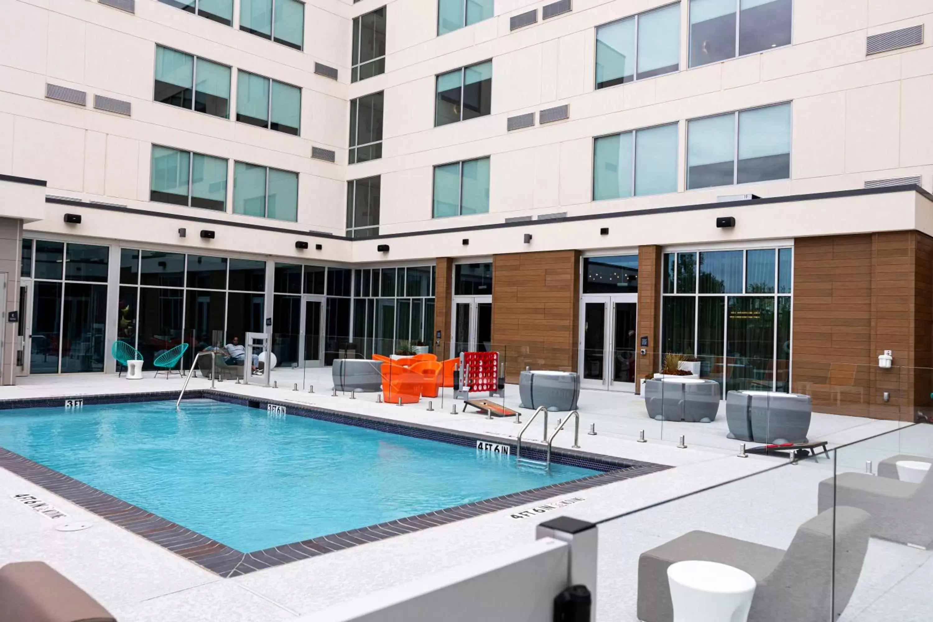 Swimming Pool in Aloft Dallas DFW Airport Grapevine