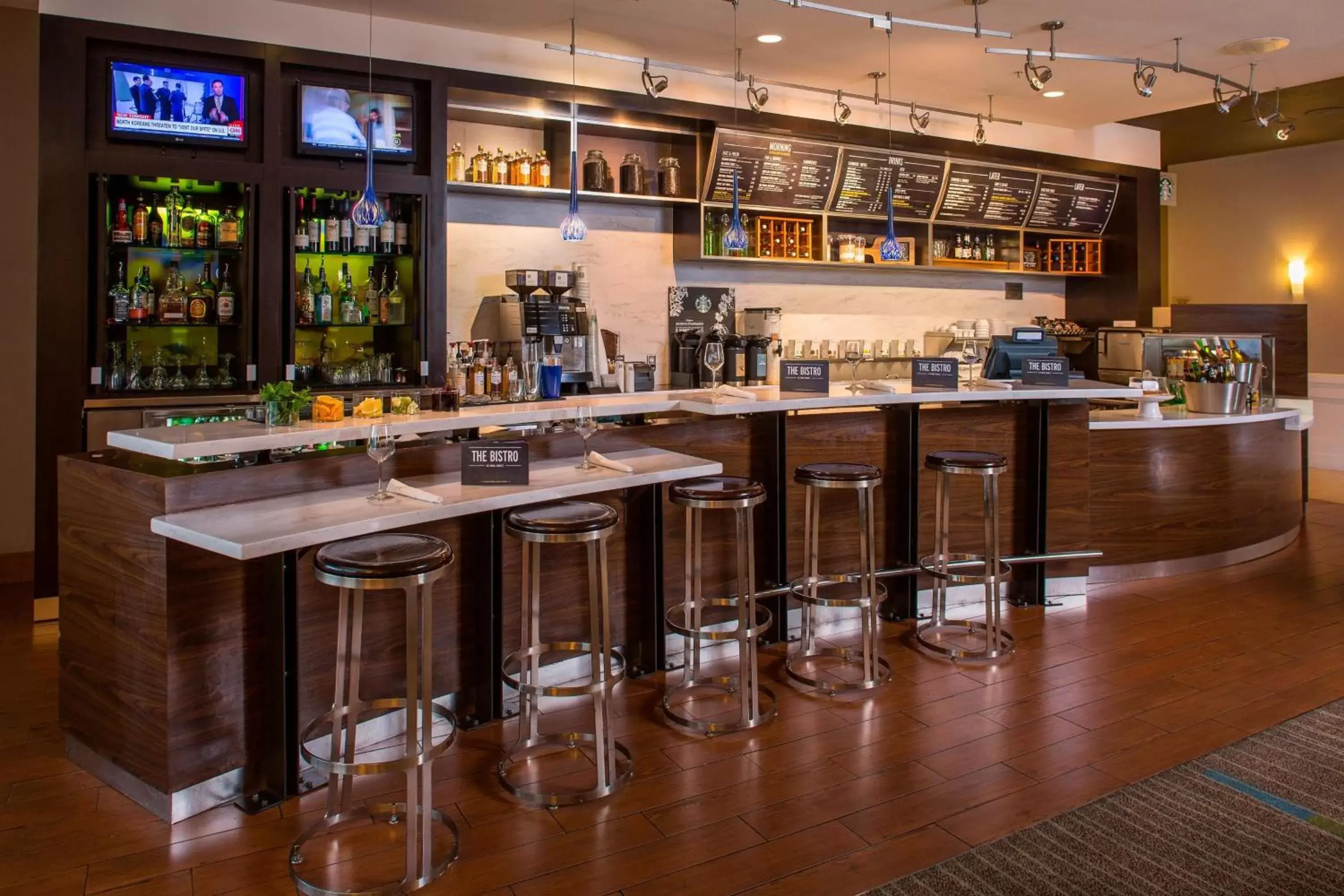 Breakfast, Lounge/Bar in Courtyard by Marriott Sandestin at Grand Boulevard