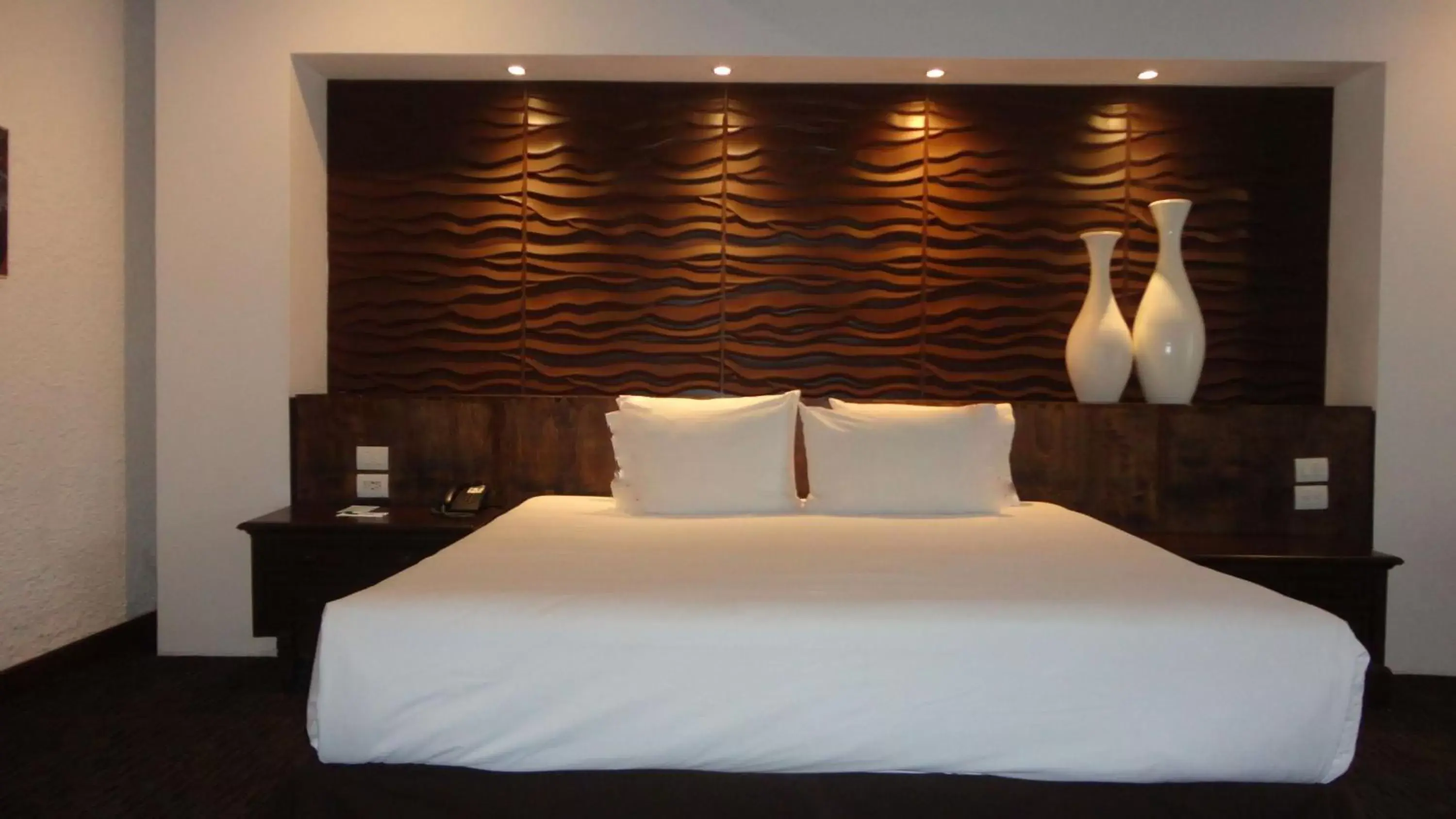 Photo of the whole room, Bed in Radisson Hotel Tapatio Guadalajara