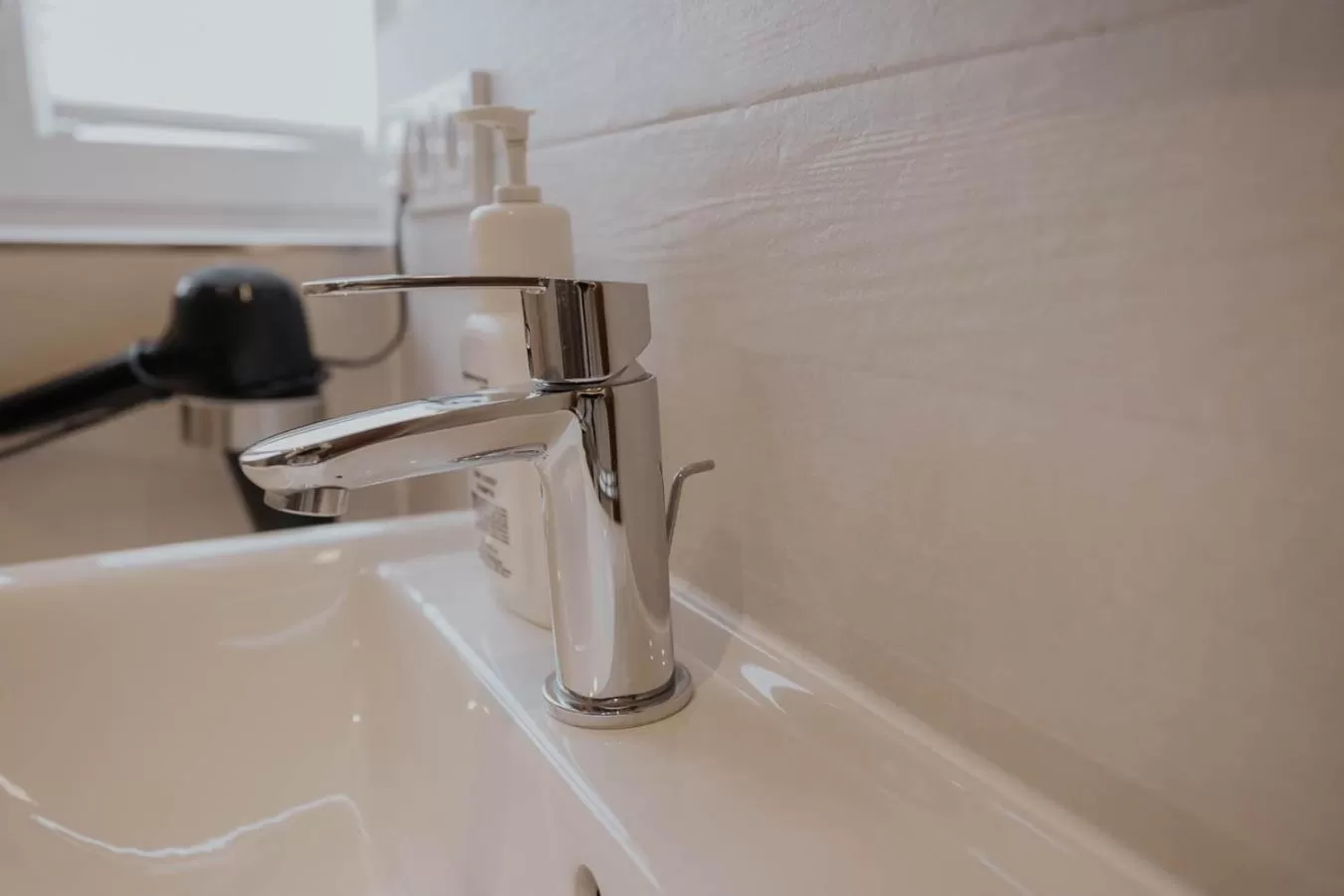 Bathroom in Altstadtmittehotel Sonne