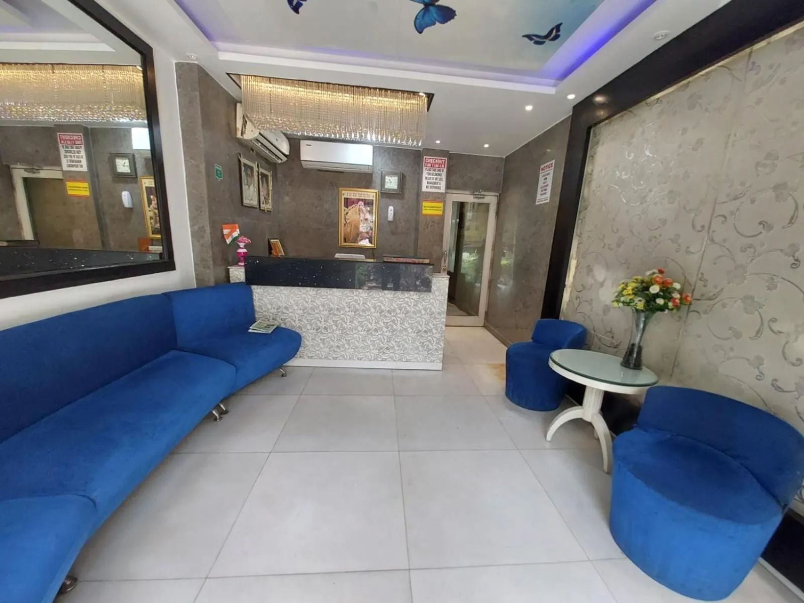 Lobby/Reception in Hotel Shanti Palace