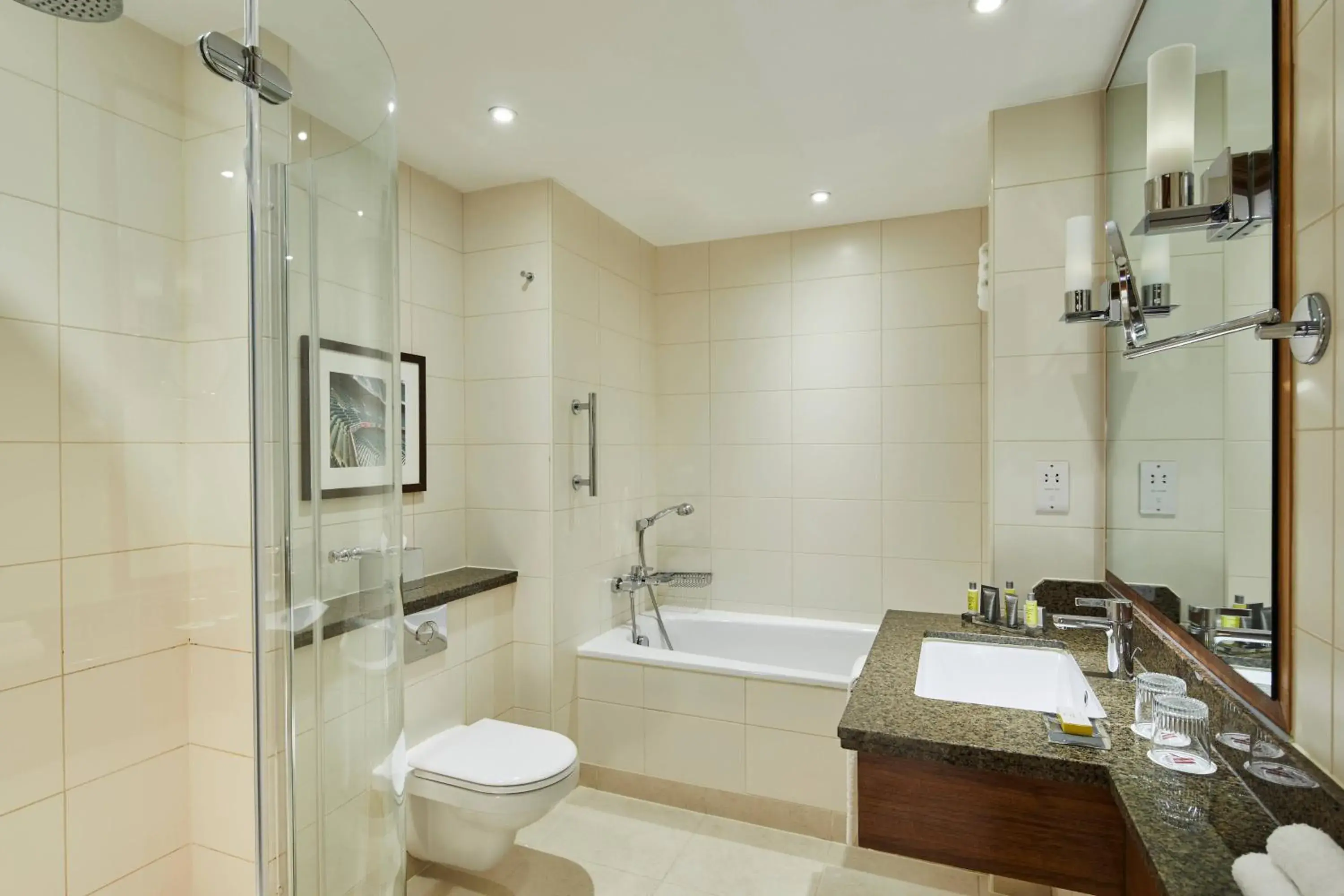 Bathroom in London Marriott Hotel Twickenham