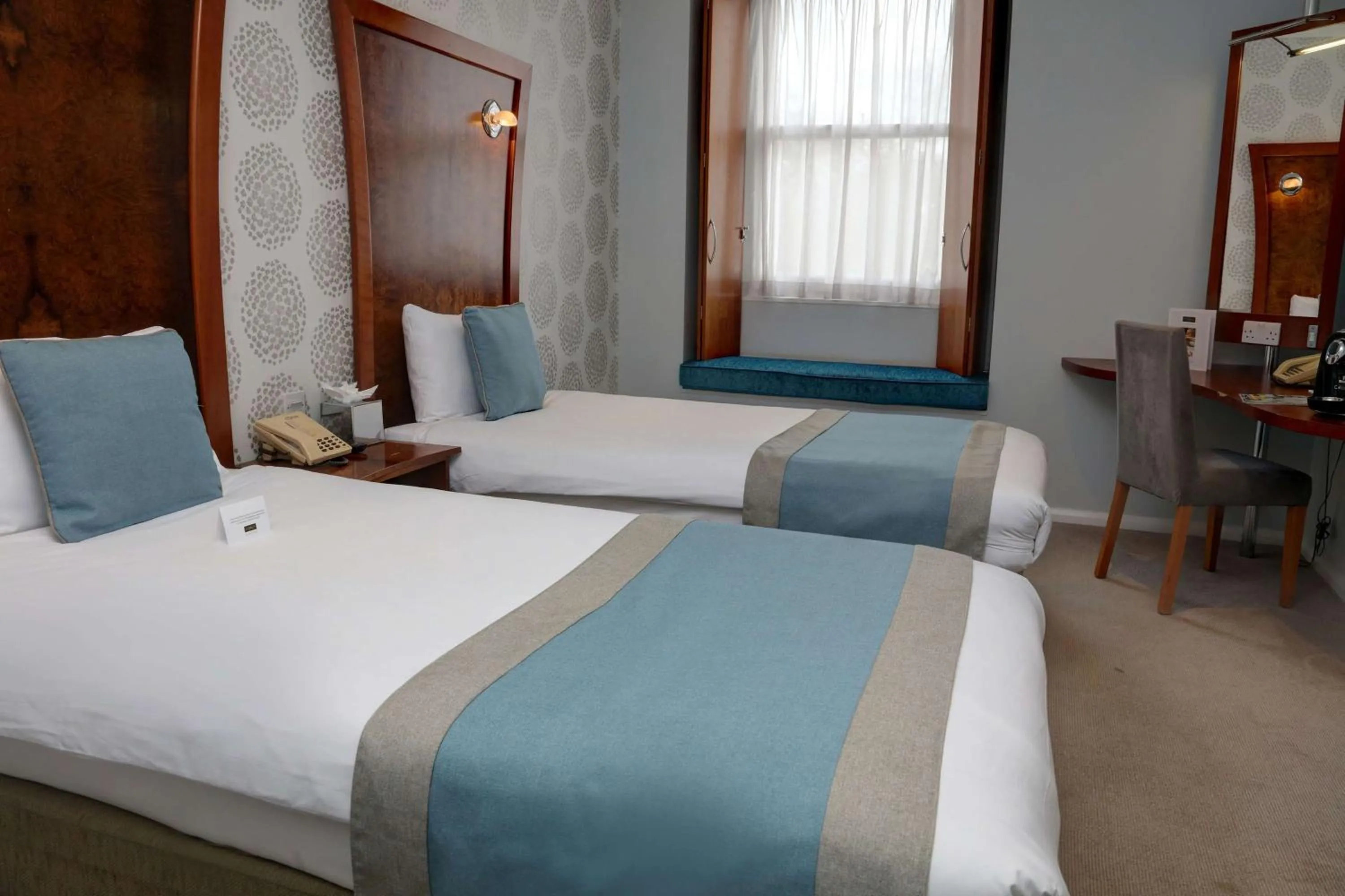 Photo of the whole room in Corus Hyde Park Hotel