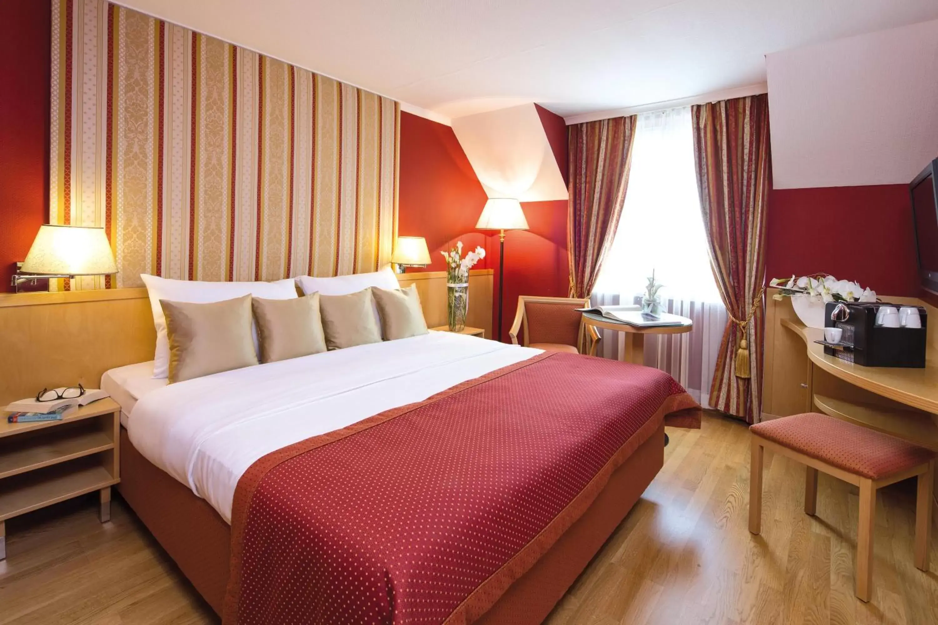 Bed in Austria Trend Hotel Ananas Wien