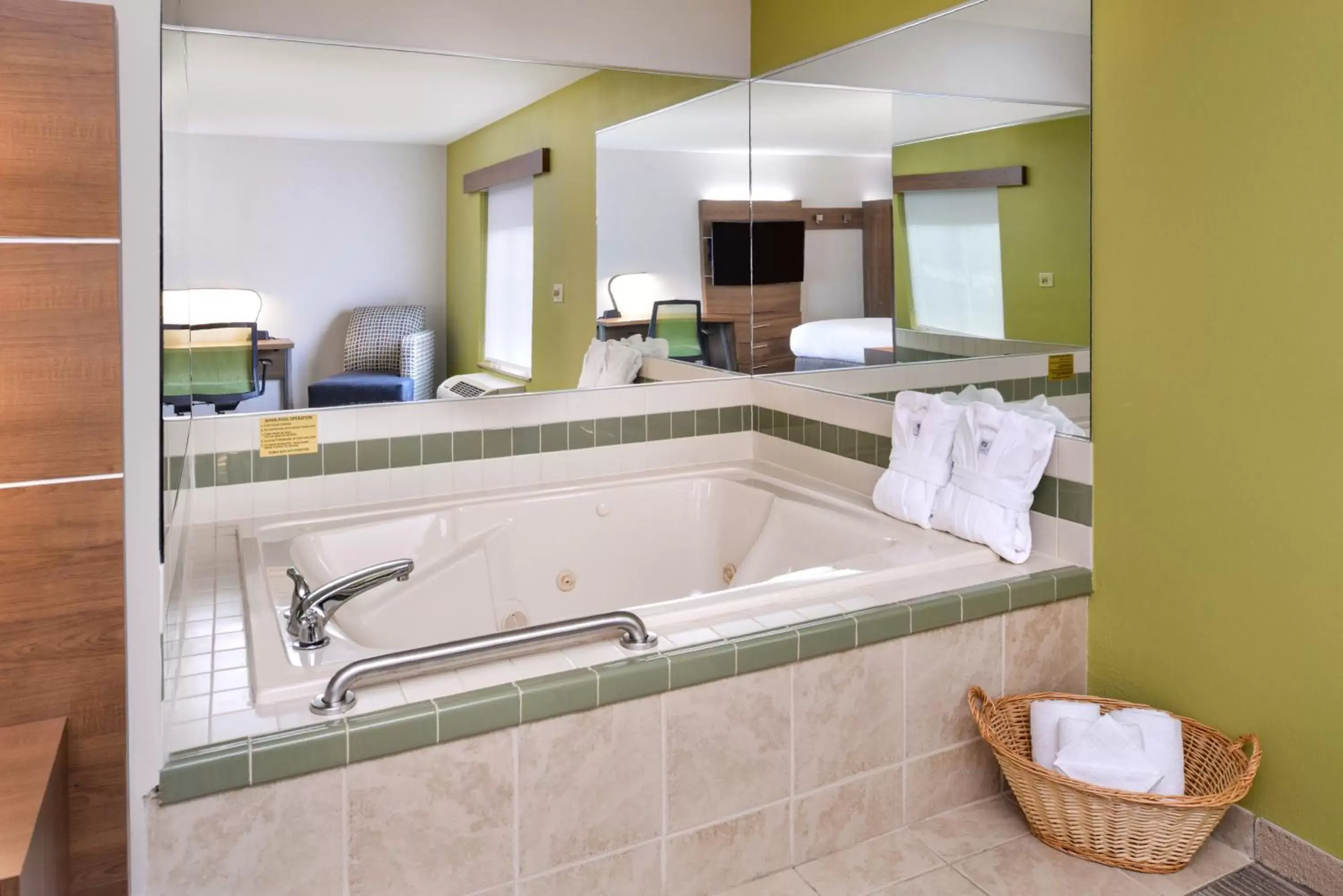 Photo of the whole room, Bathroom in Holiday Inn Express Mineral Wells, an IHG Hotel