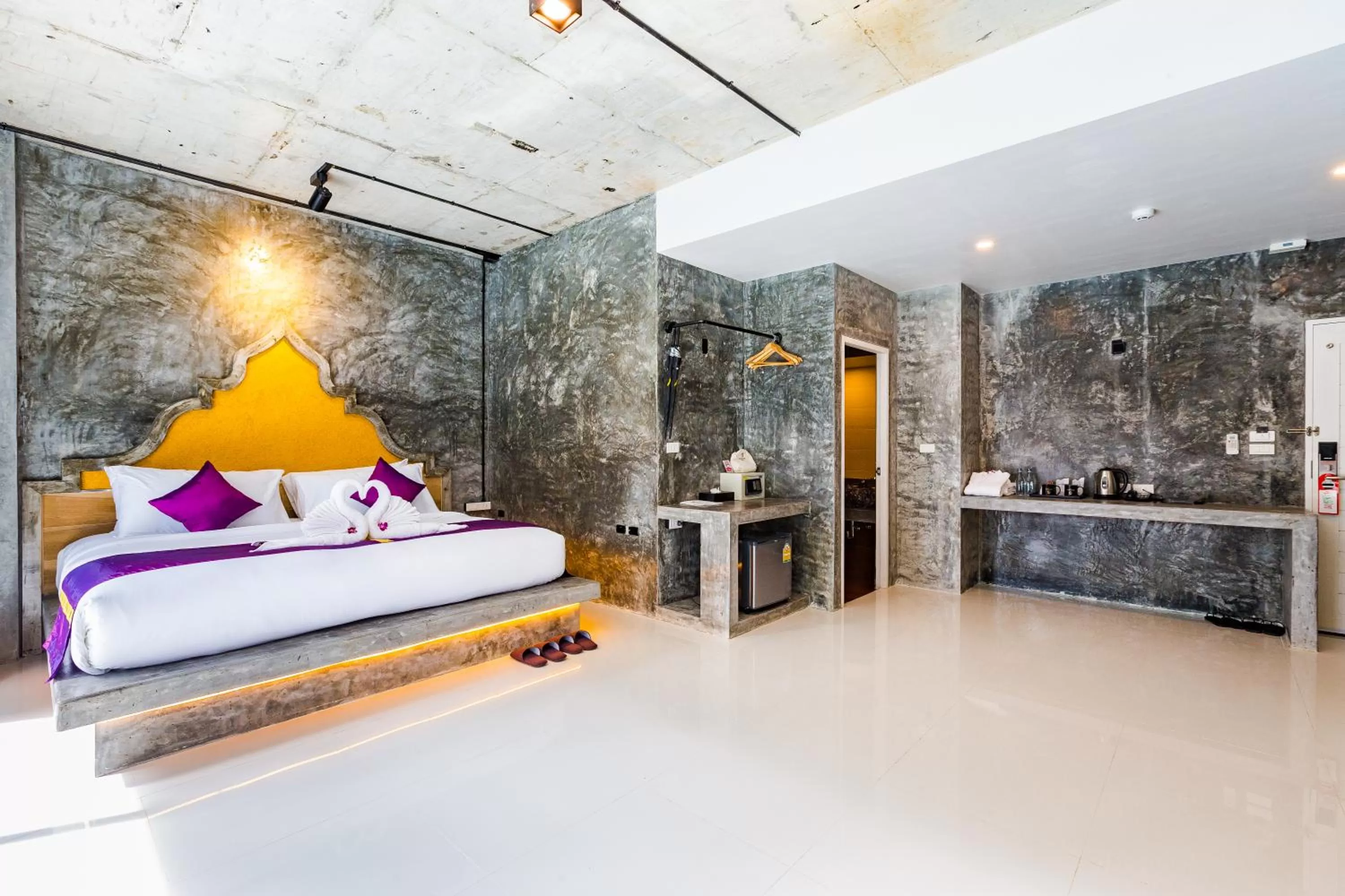 Photo of the whole room, Bed in Maneetel Krabi Beachfront-SHA Plus