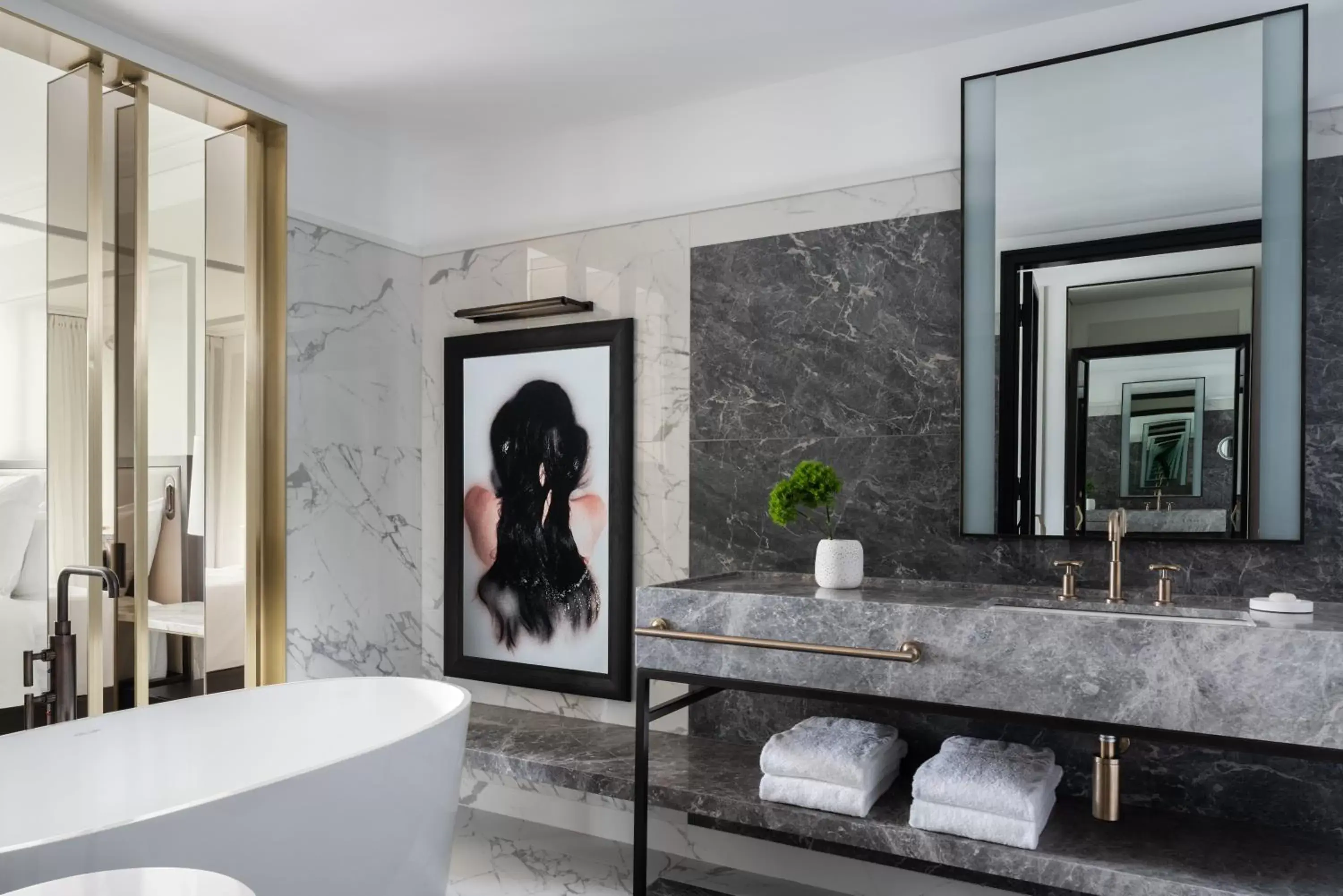 Bathroom in Four Seasons Hotel Montreal