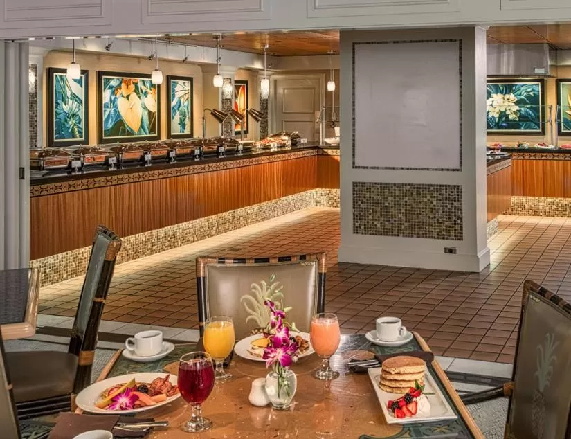 Restaurant/places to eat in The Lago Mar Beach Resort and Club