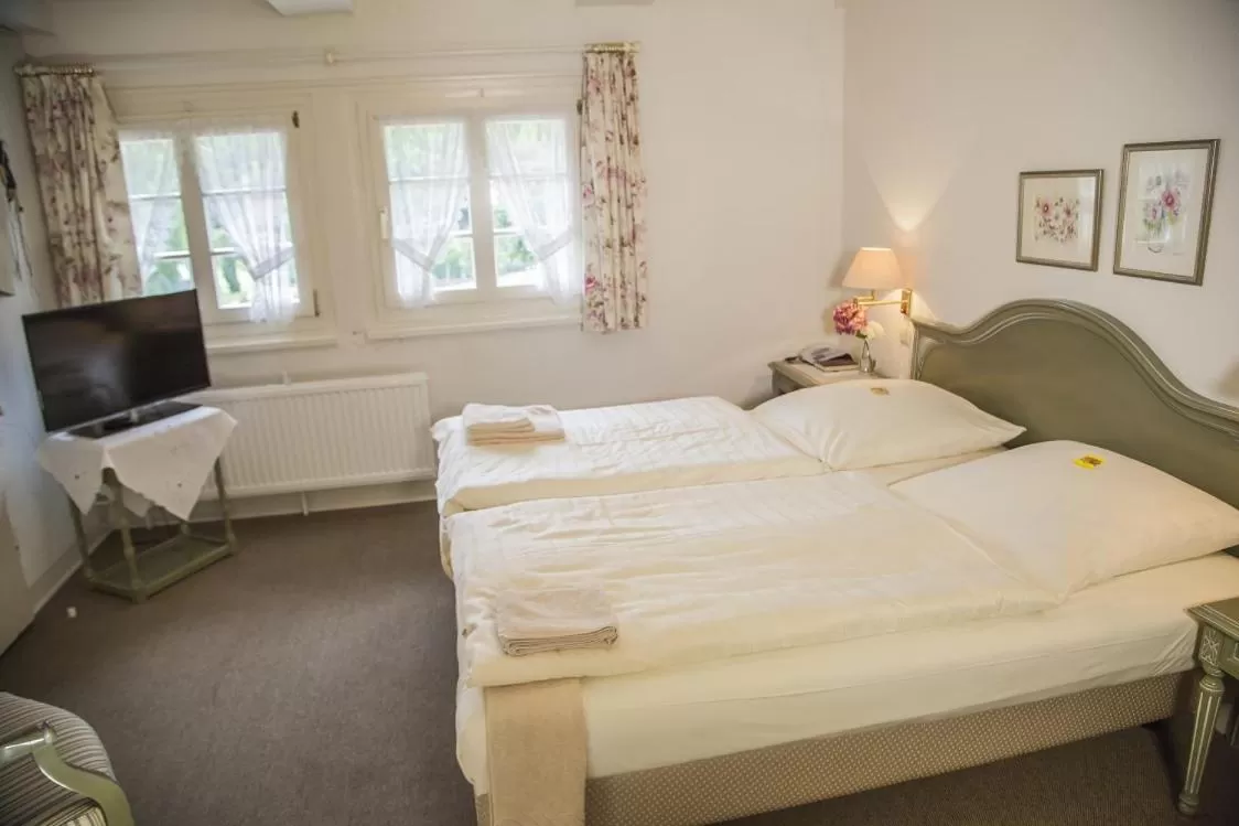 Photo of the whole room, Bed in Akzent Hotel Gut Höing