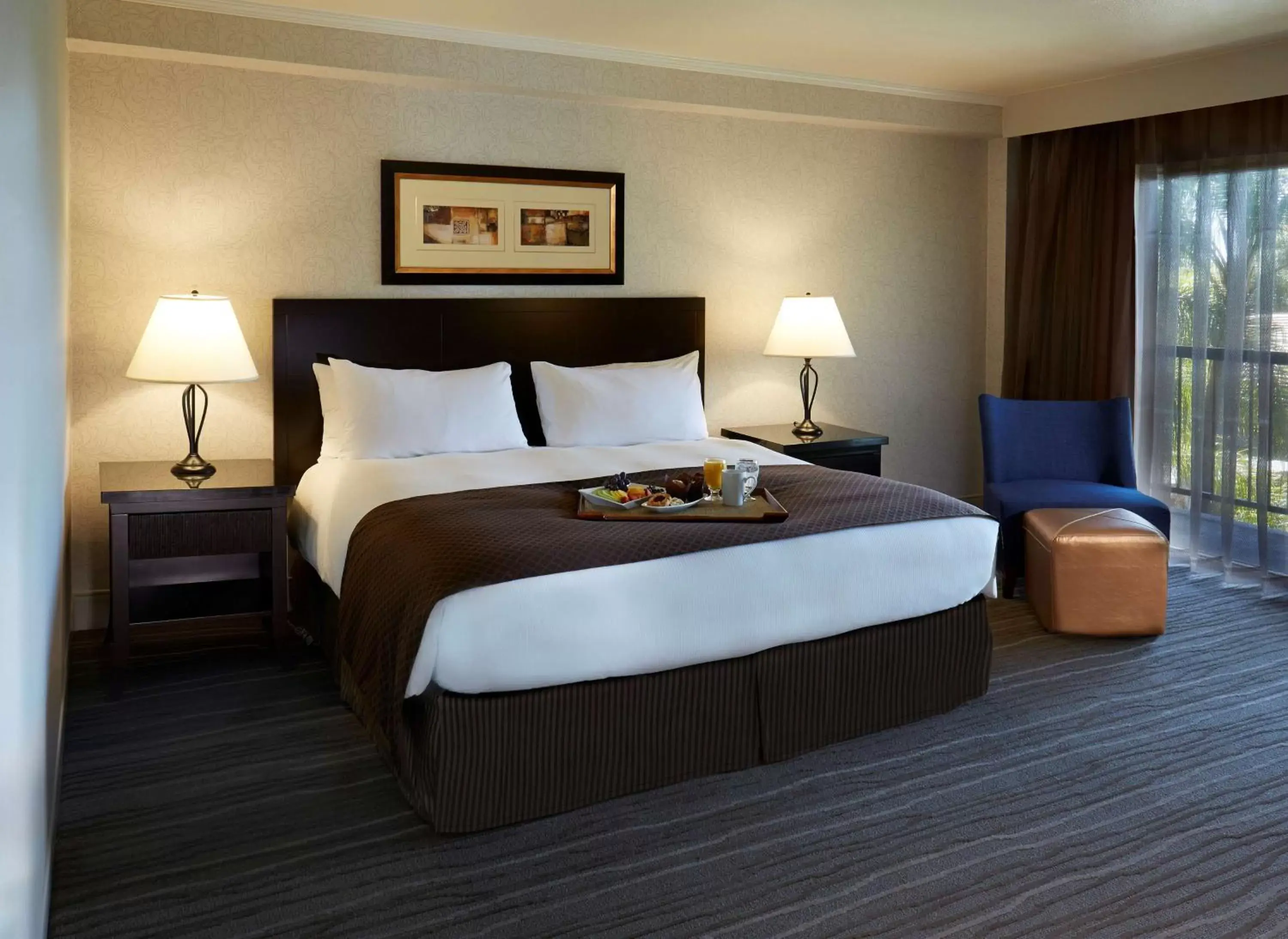 Bed in DoubleTree by Hilton Claremont