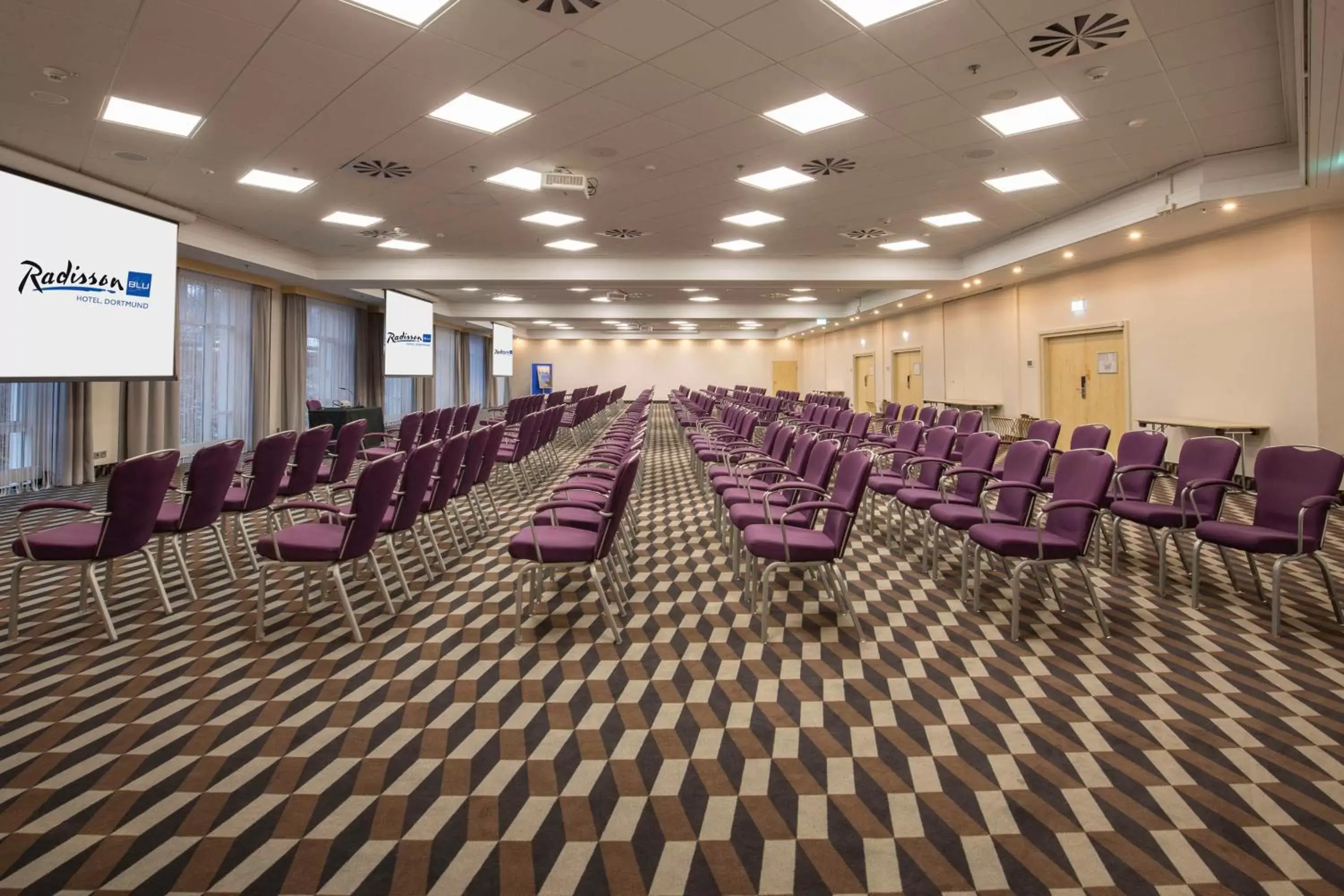 Meeting/conference room in Radisson Blu Hotel Dortmund