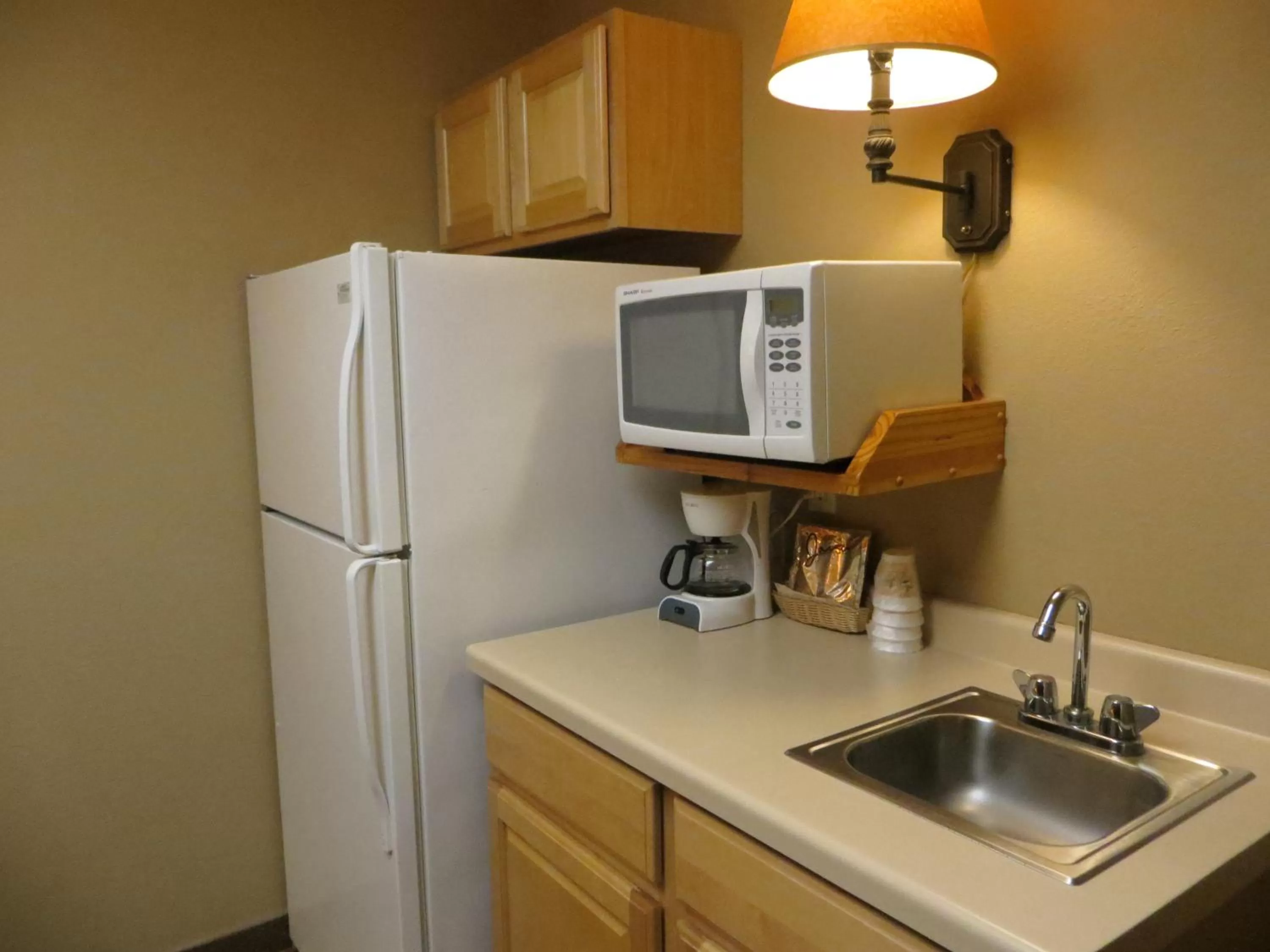 Kitchen or kitchenette in Cranberry Country Lodge