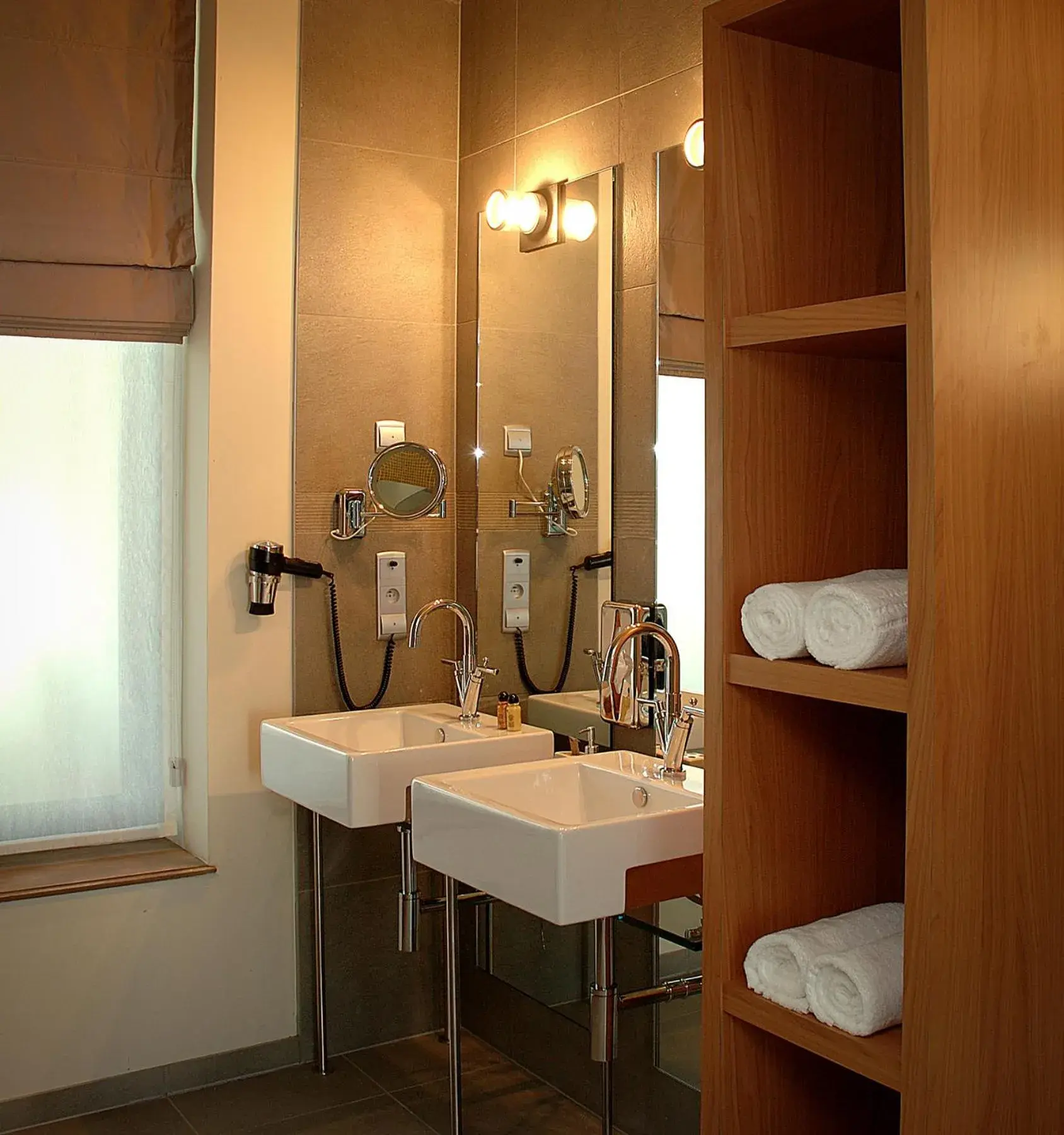 Bathroom in Hotel Van Eyck