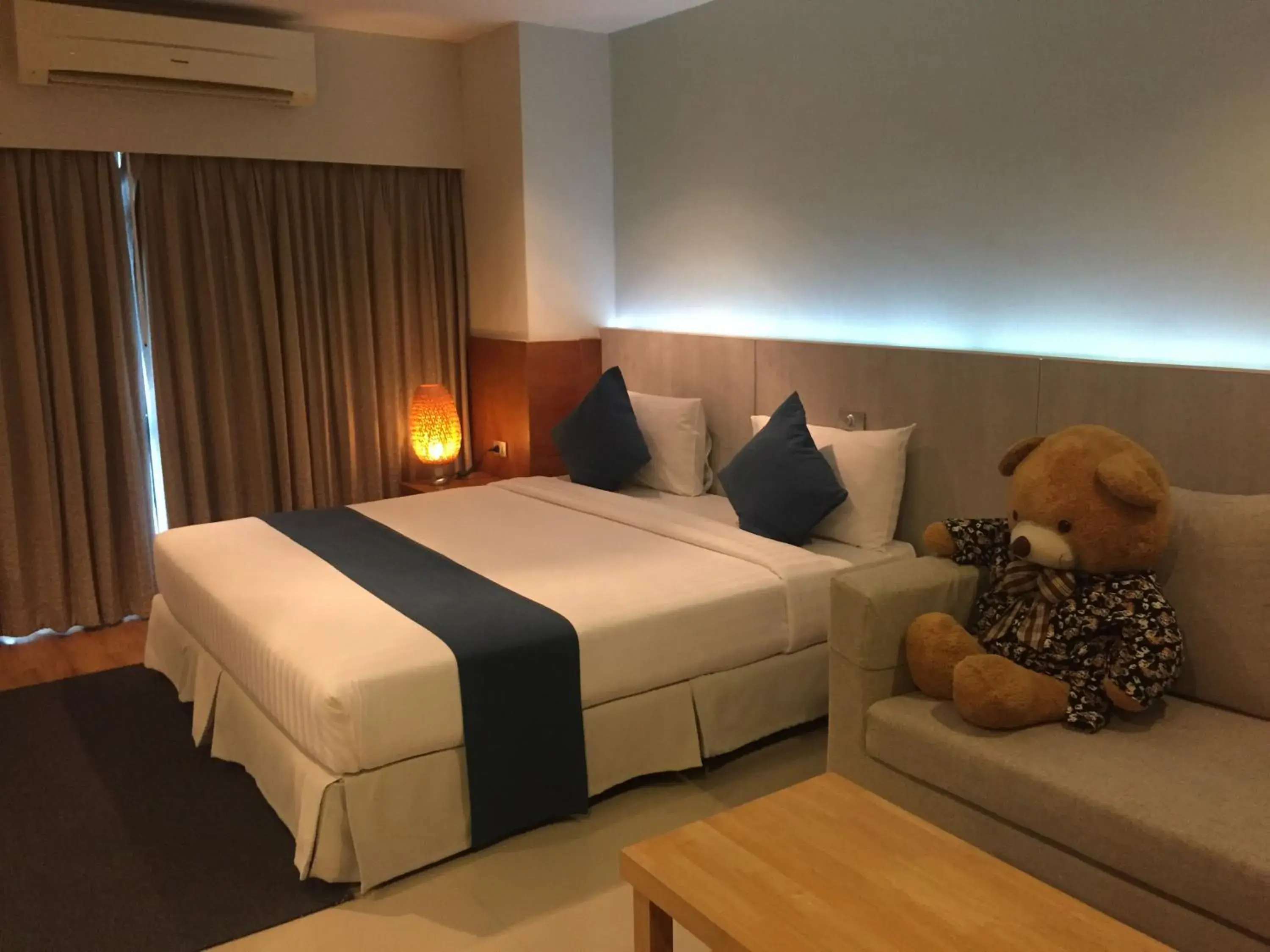 Bed in CRYSTAL JADE  RAYONG HOTEL