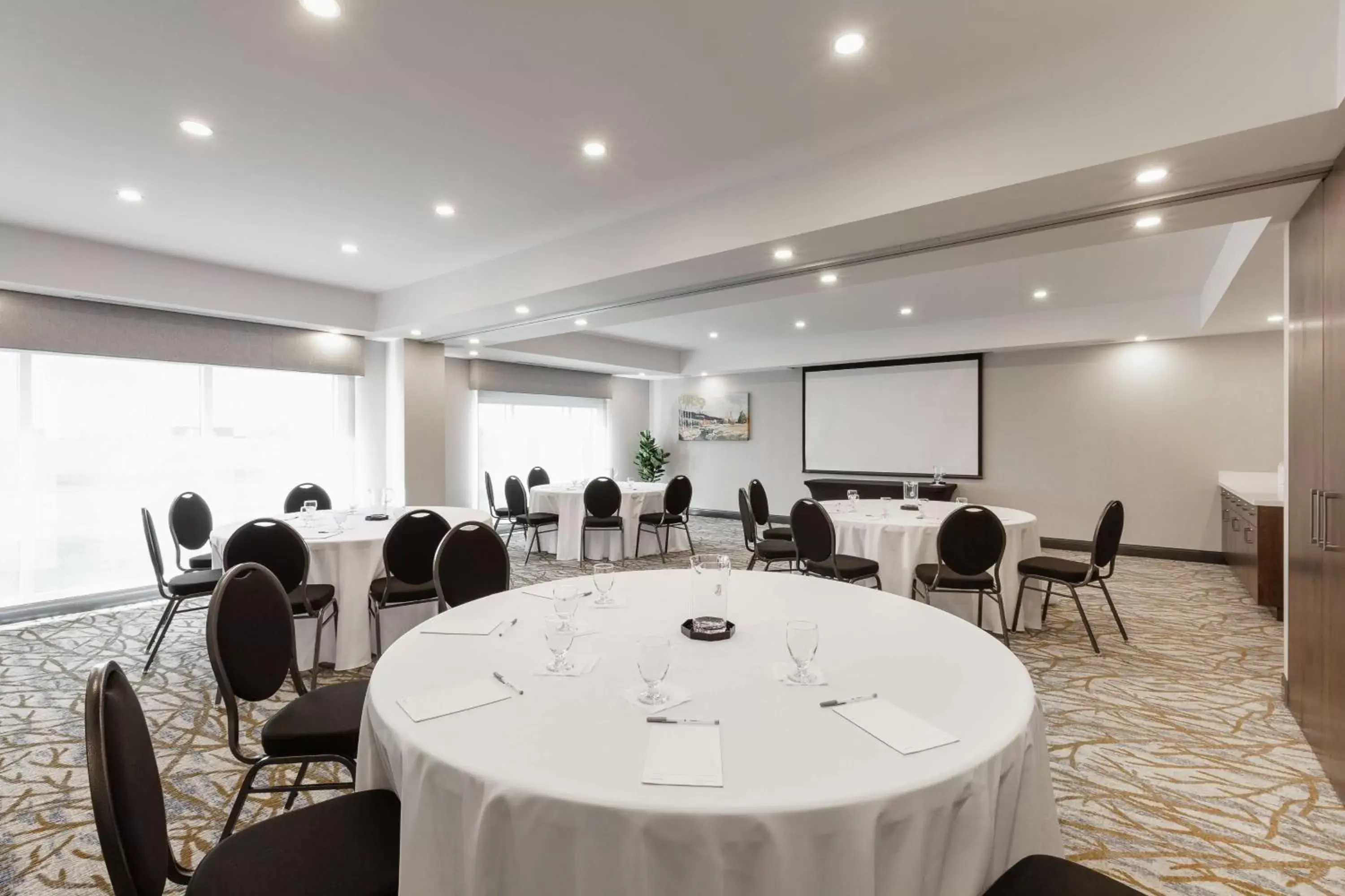 Meeting/conference room in Hampton Inn & Suites by Hilton Québec - Beauport