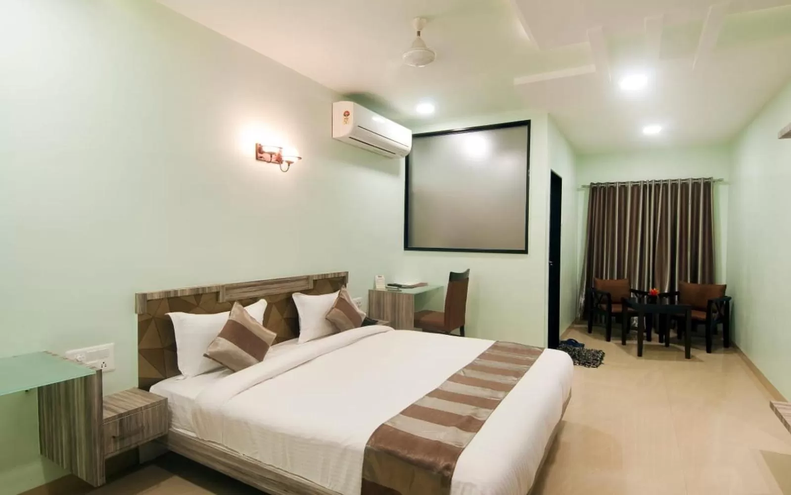 Bed in Hotel The Sudesh