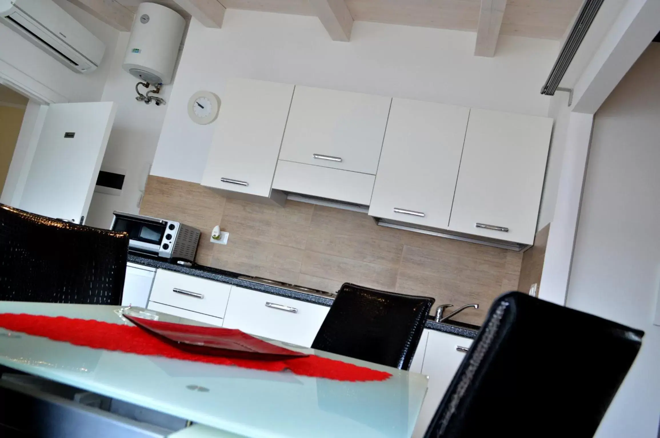 Dining area, Kitchen/Kitchenette in Albergo Diffuso Dimora Rossi