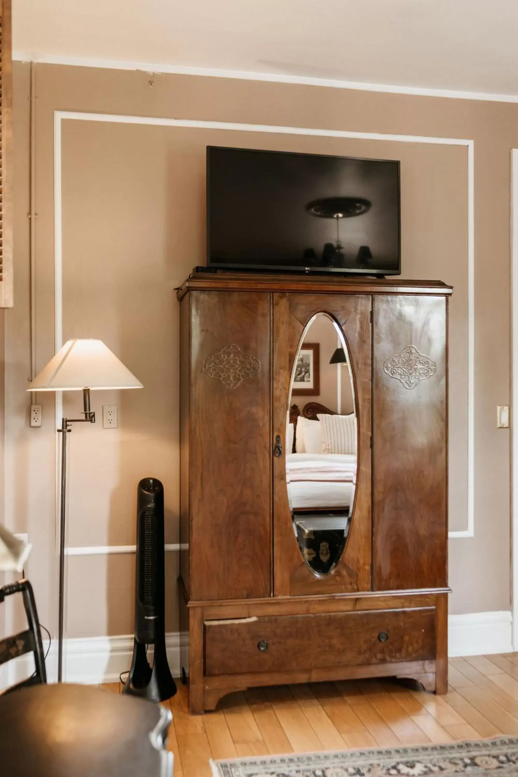 TV/Entertainment Center in Ellerbeck Bed & Breakfast