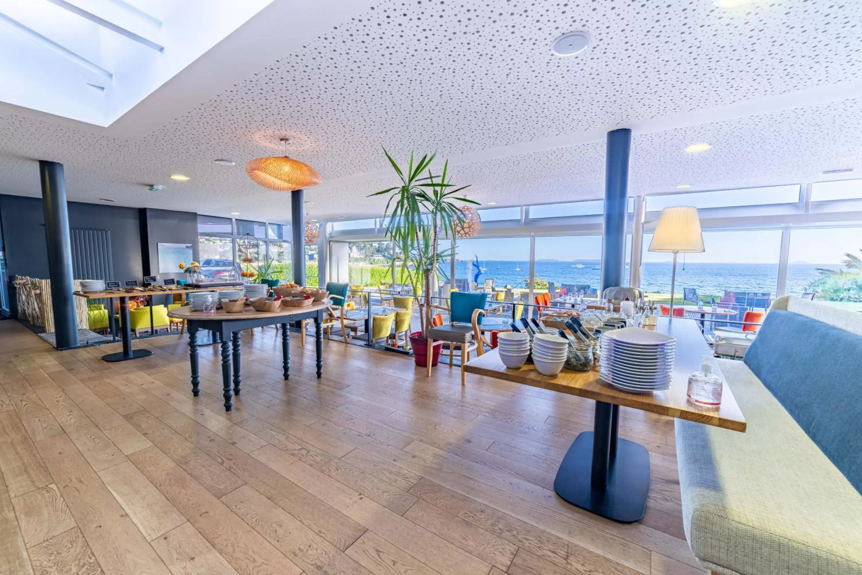 Sea view, Restaurant/Places to Eat in Logis Hôtel Ker Mor