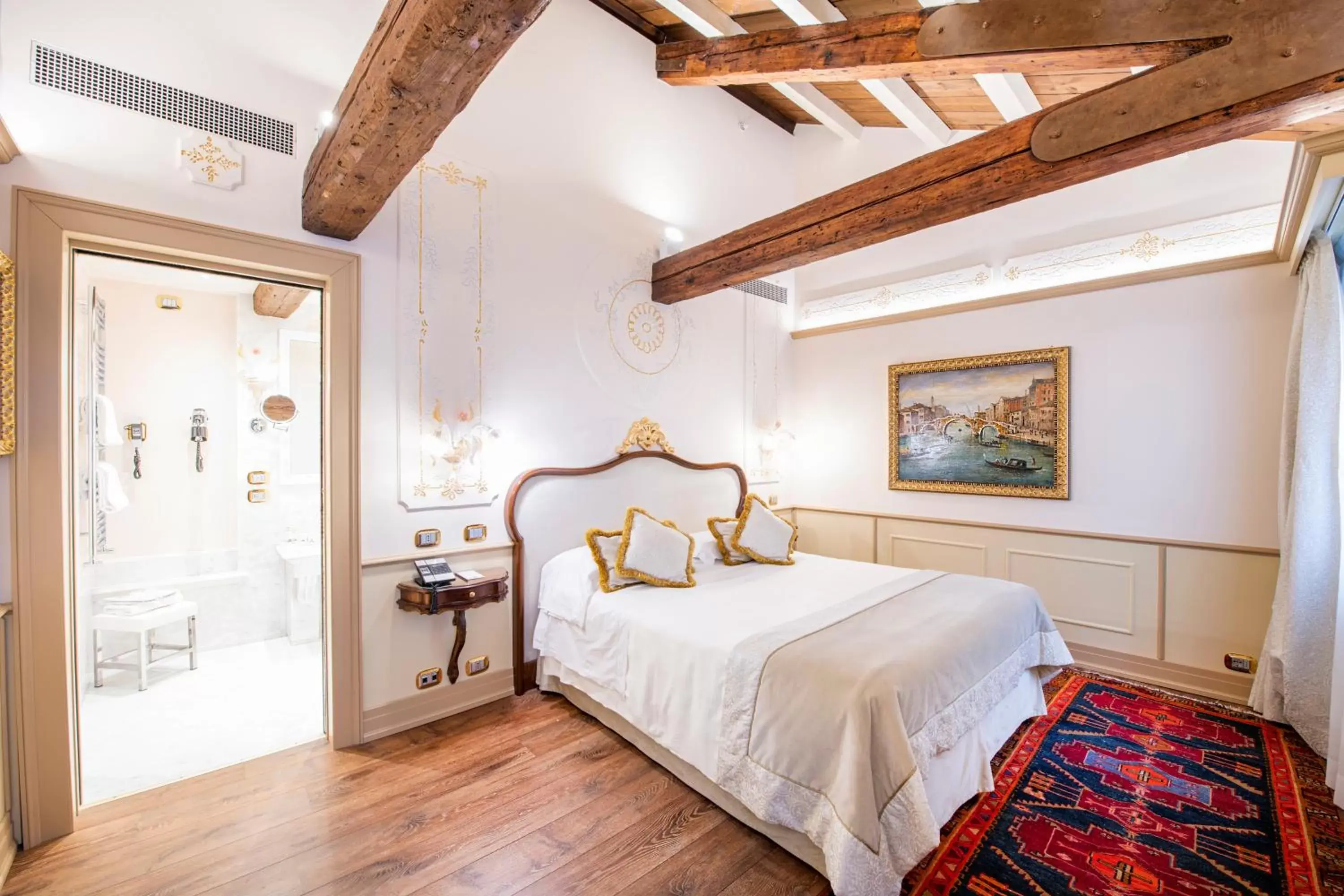 Bedroom, Bed in Monaco & Grand Canal