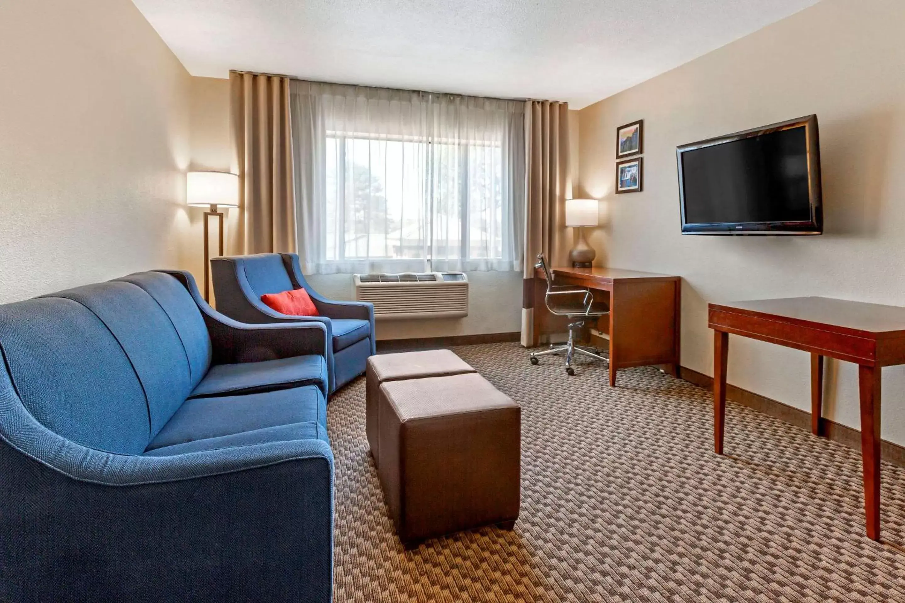 Photo of the whole room, Seating Area in Comfort Inn Payson