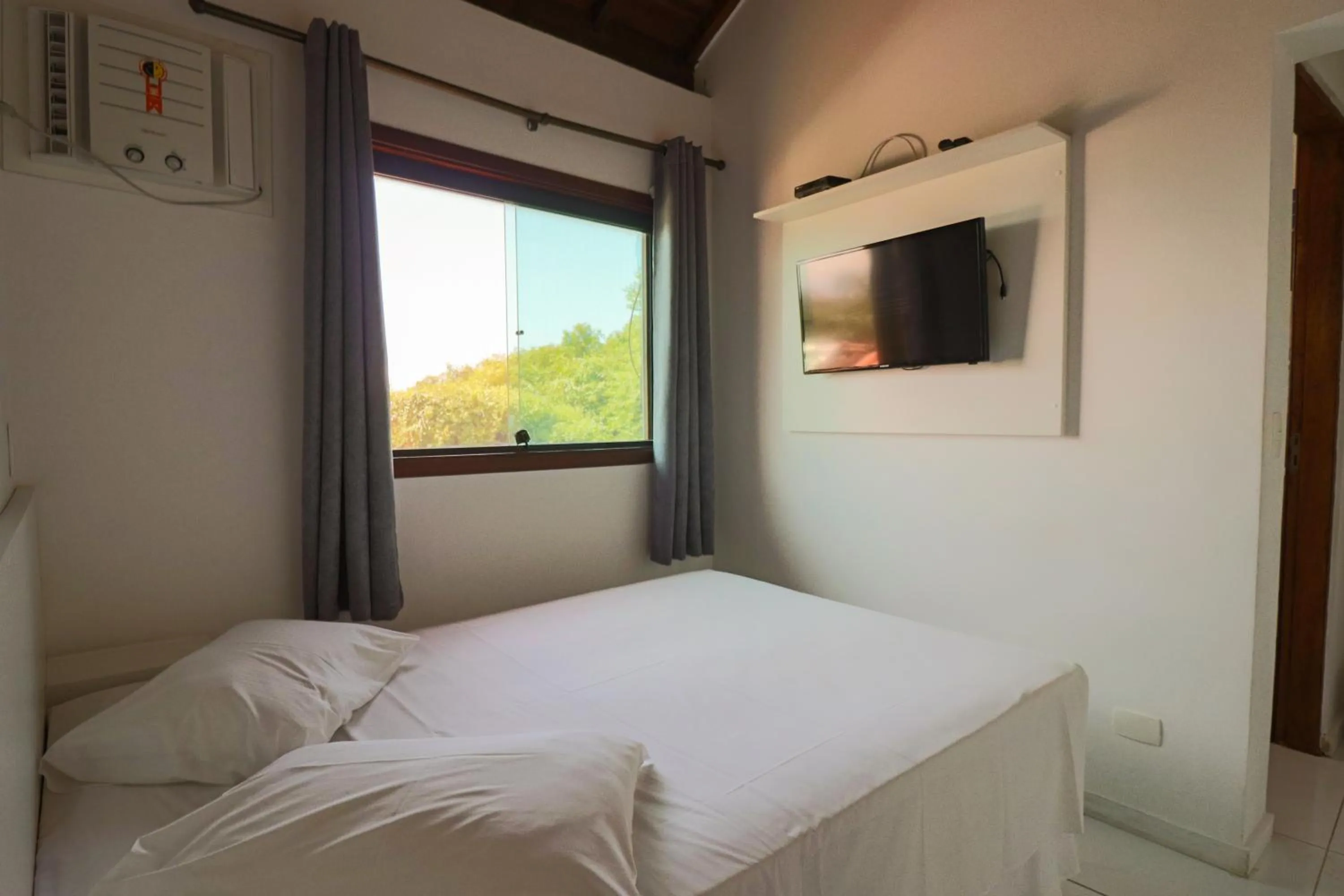 TV and multimedia, Bed in Hotel Coquille