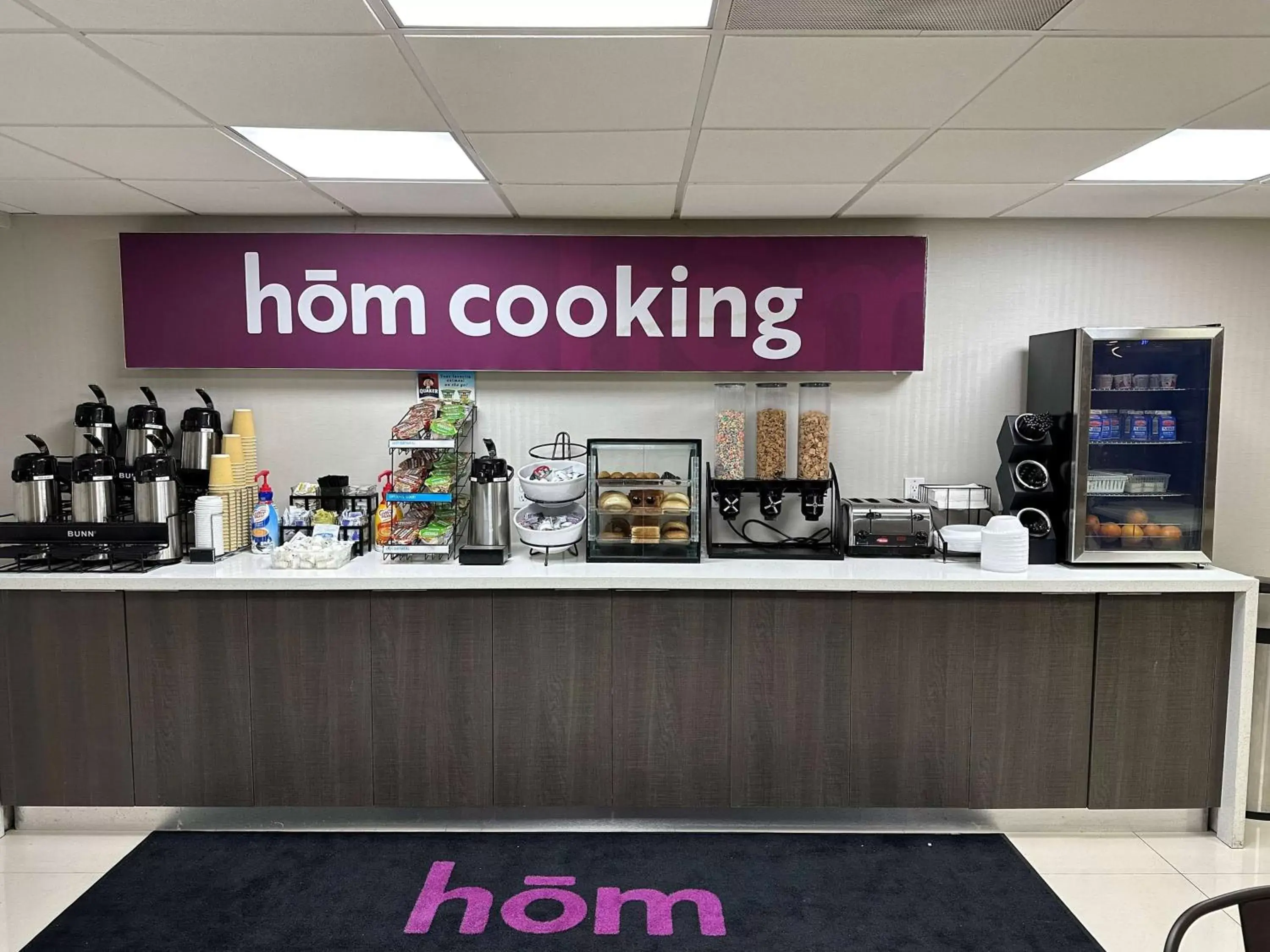 Restaurant/places to eat in HoM, A Trademark Collection Hotel