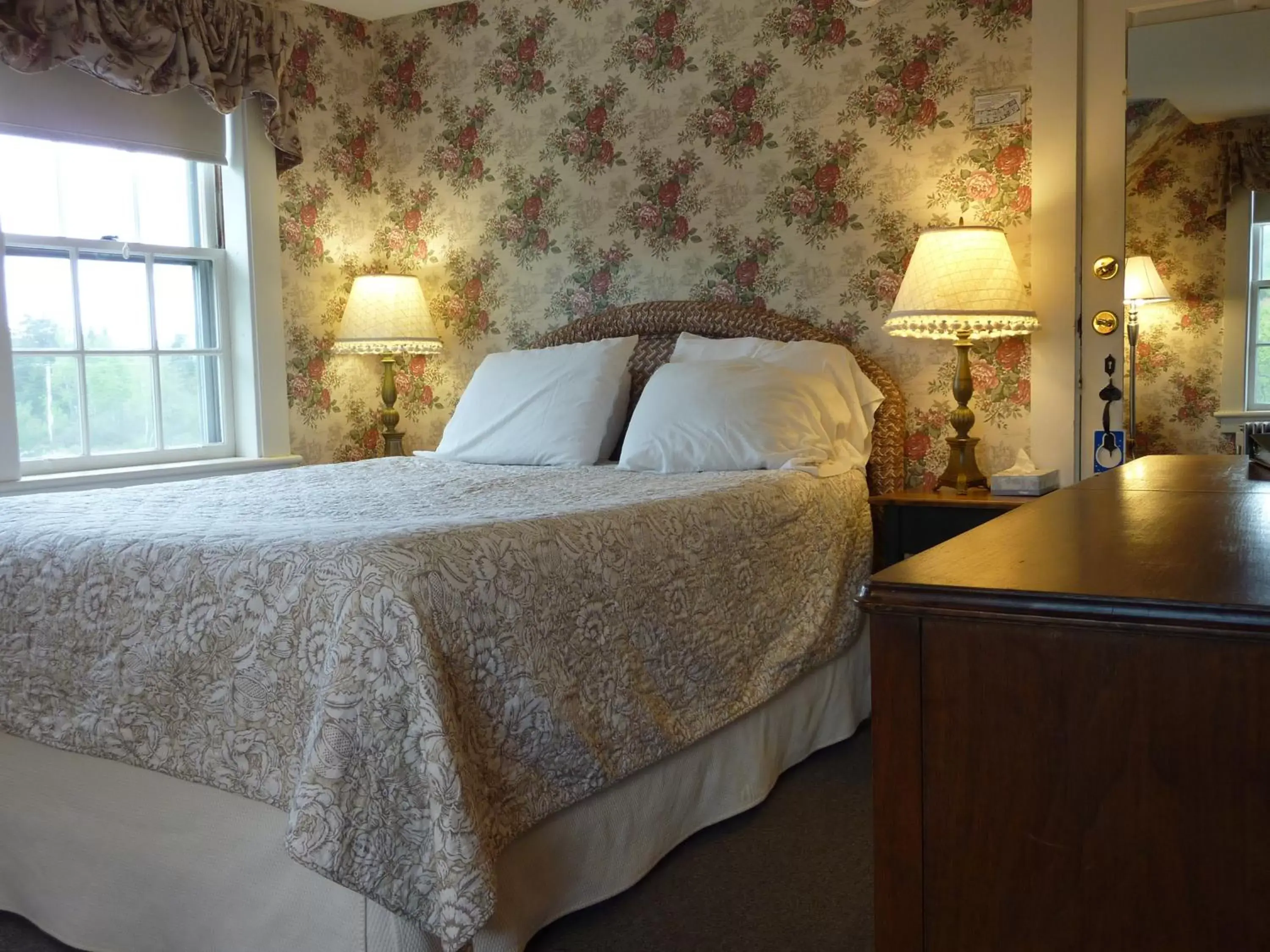 Bedroom, Room Photo in Franconia Inn