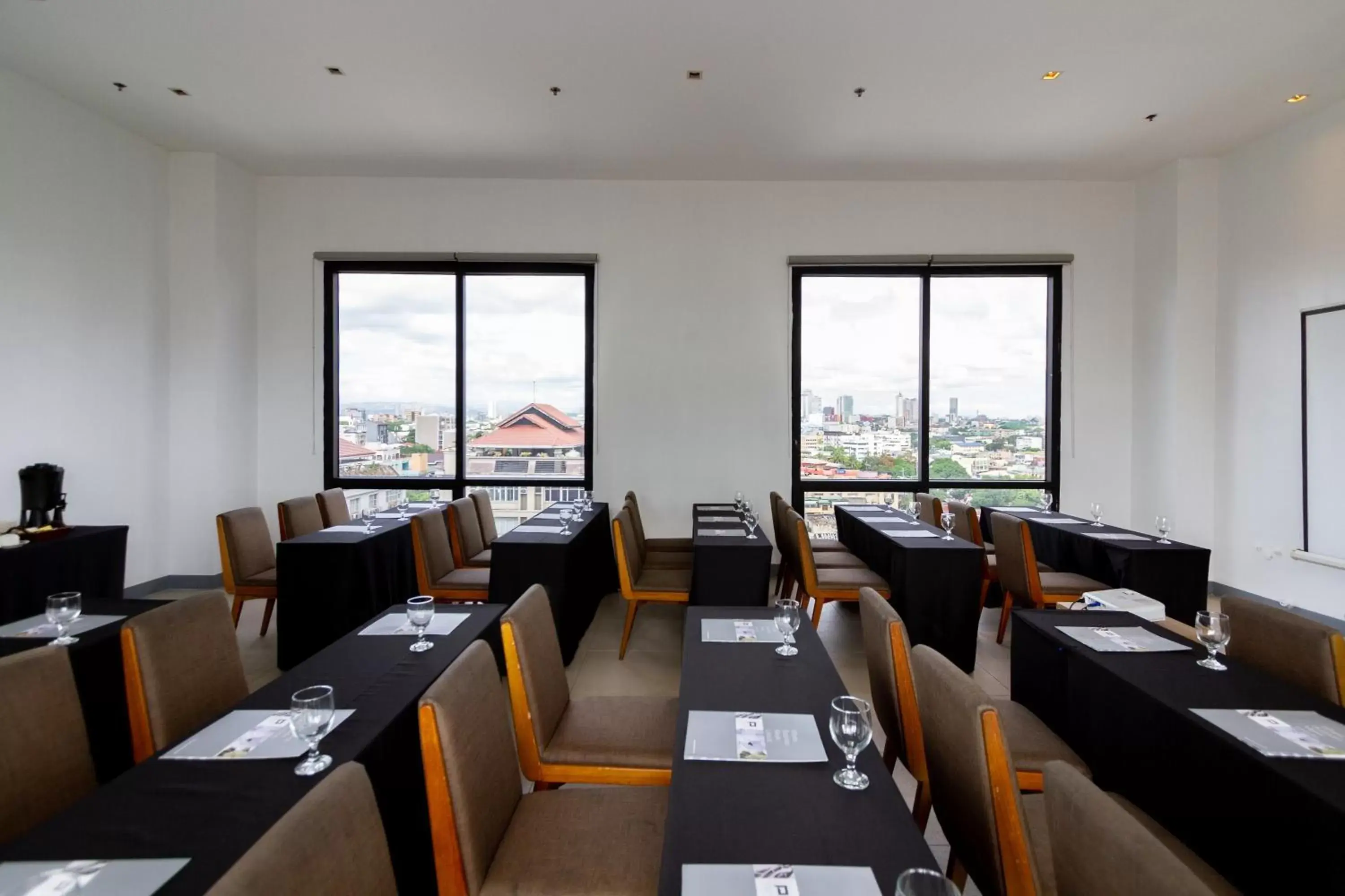 Meeting/conference room, Restaurant/Places to Eat in Privato Quezon City - Multiple Use Hotel