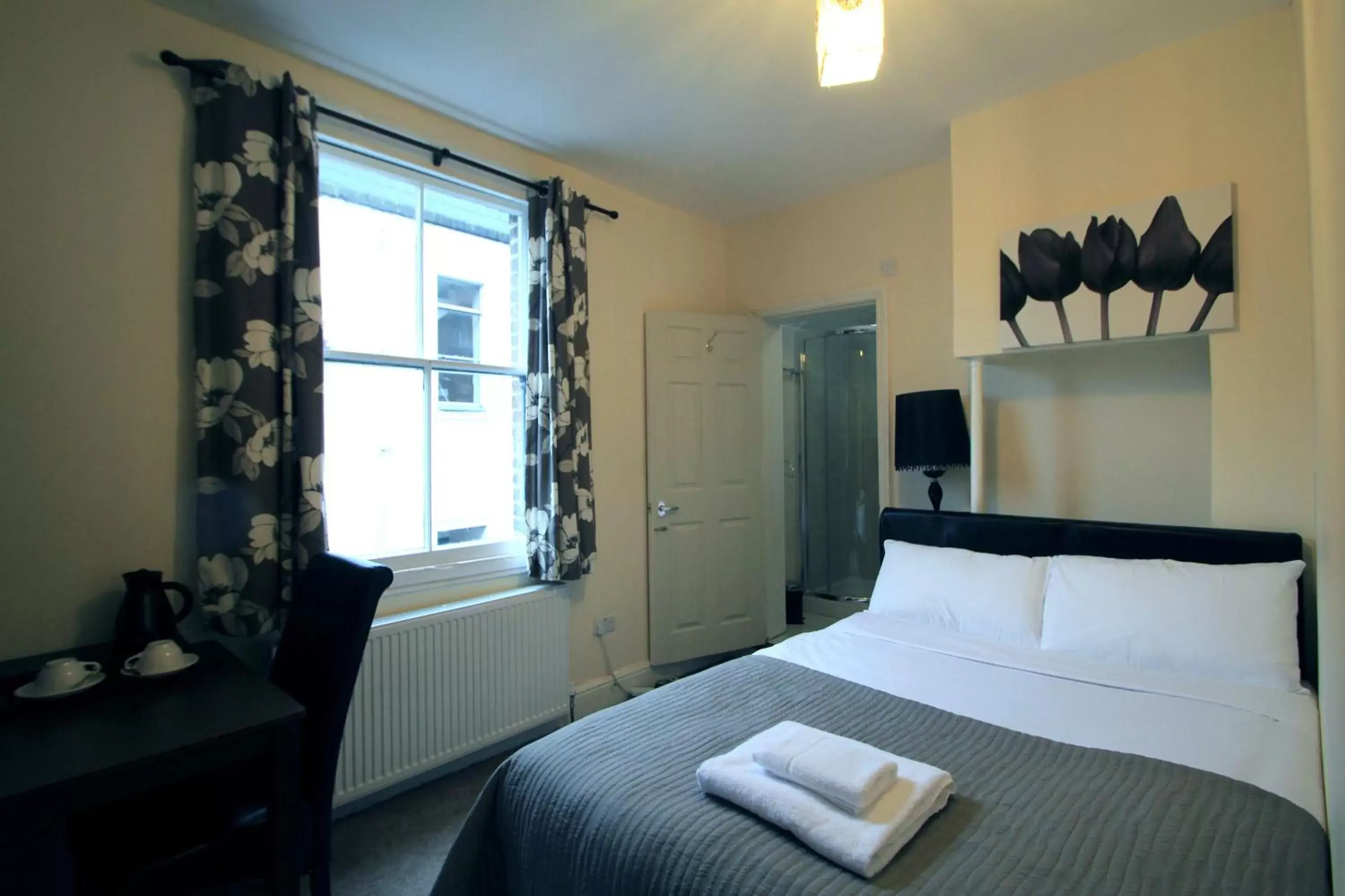 Bedroom, Bed in Ali Inn Oxford