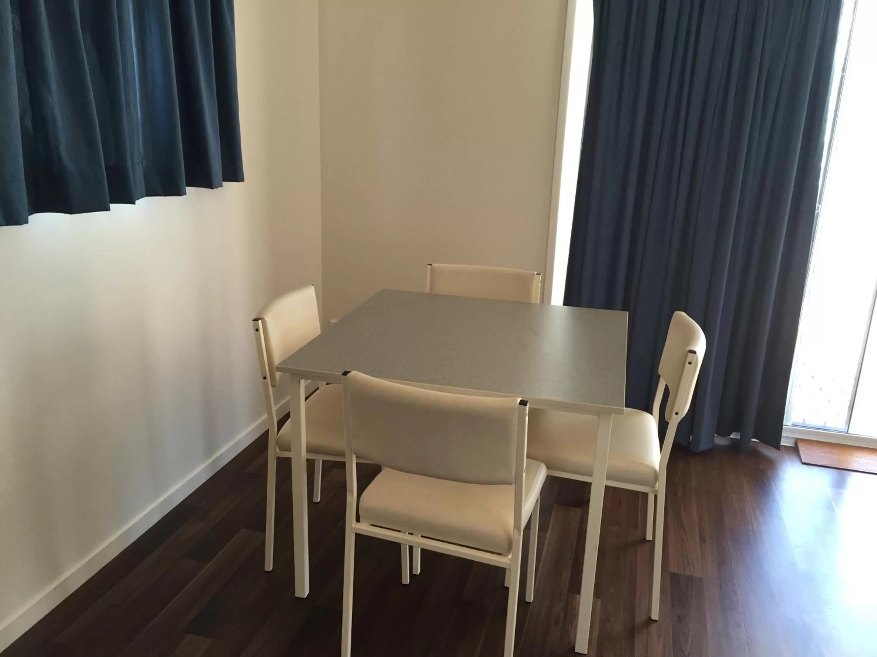 Day, Dining Area in Peace Resorts - Jervis Bay Holiday Cabins in Sussex Inlet