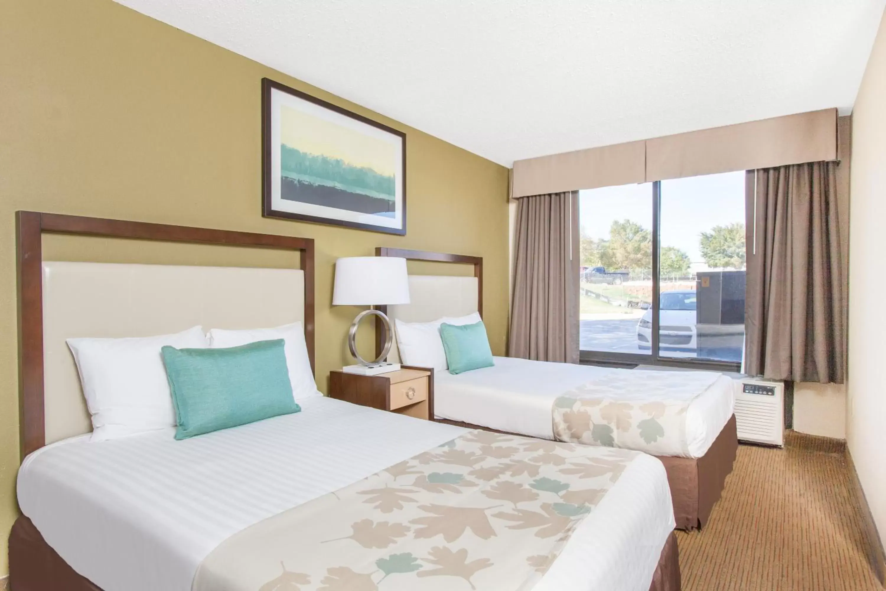 Bedroom, Bed in Hawthorn Suites Midwest City