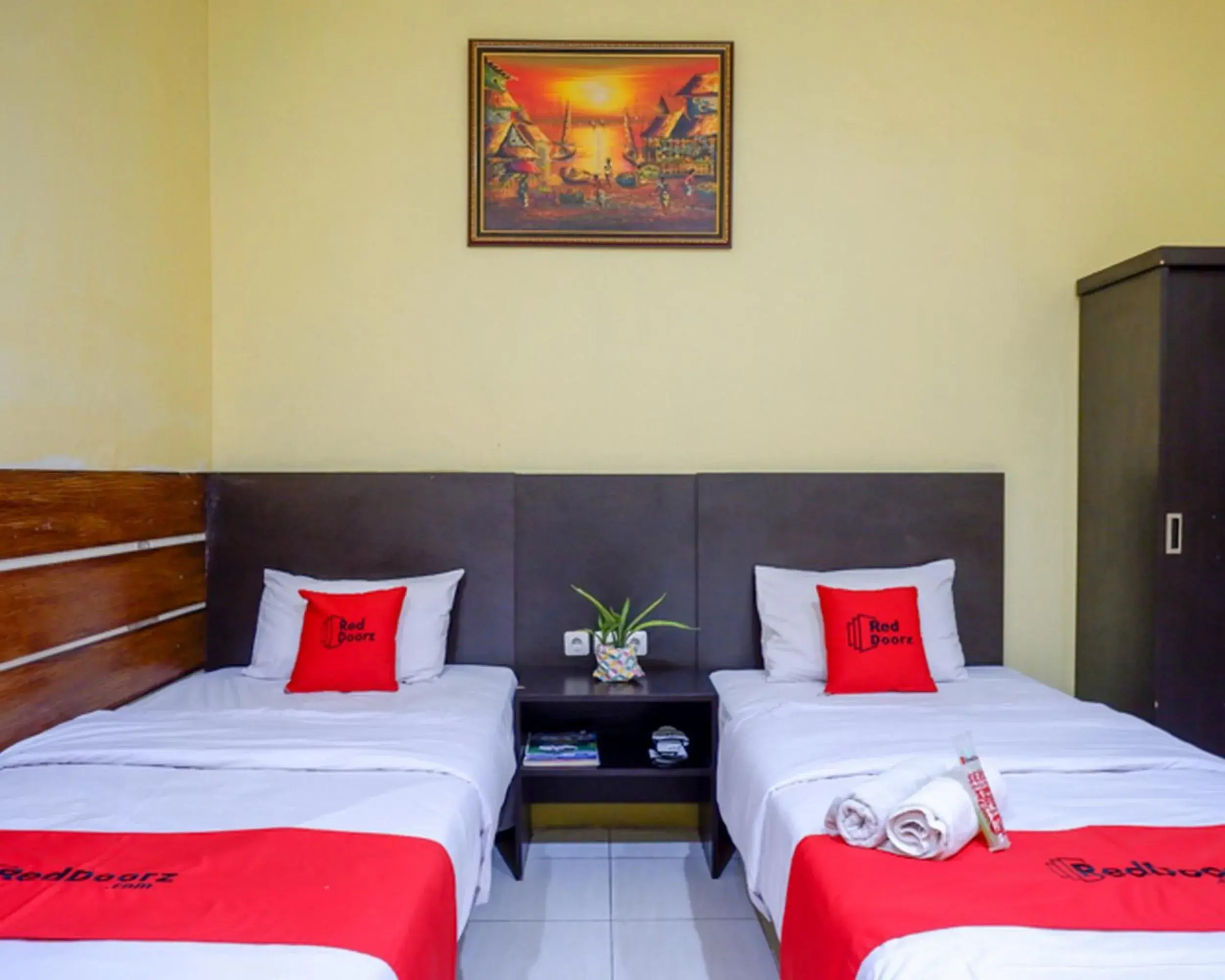 Bed in RedDoorz Plus @ Hotel Asih UNY