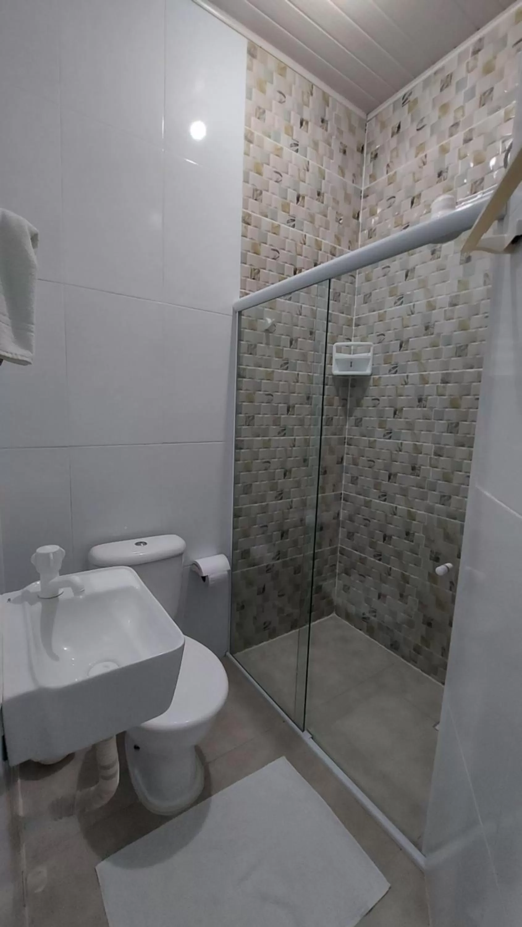 Bathroom in Mini suíte Atitude centro de Maragogi ao lado de ponto rodoviário
