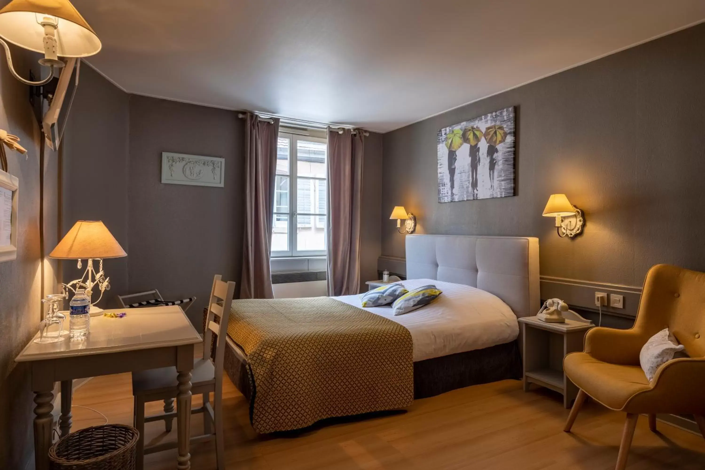 Bedroom in The Originals City, Hôtel de la Balance, Montbéliard