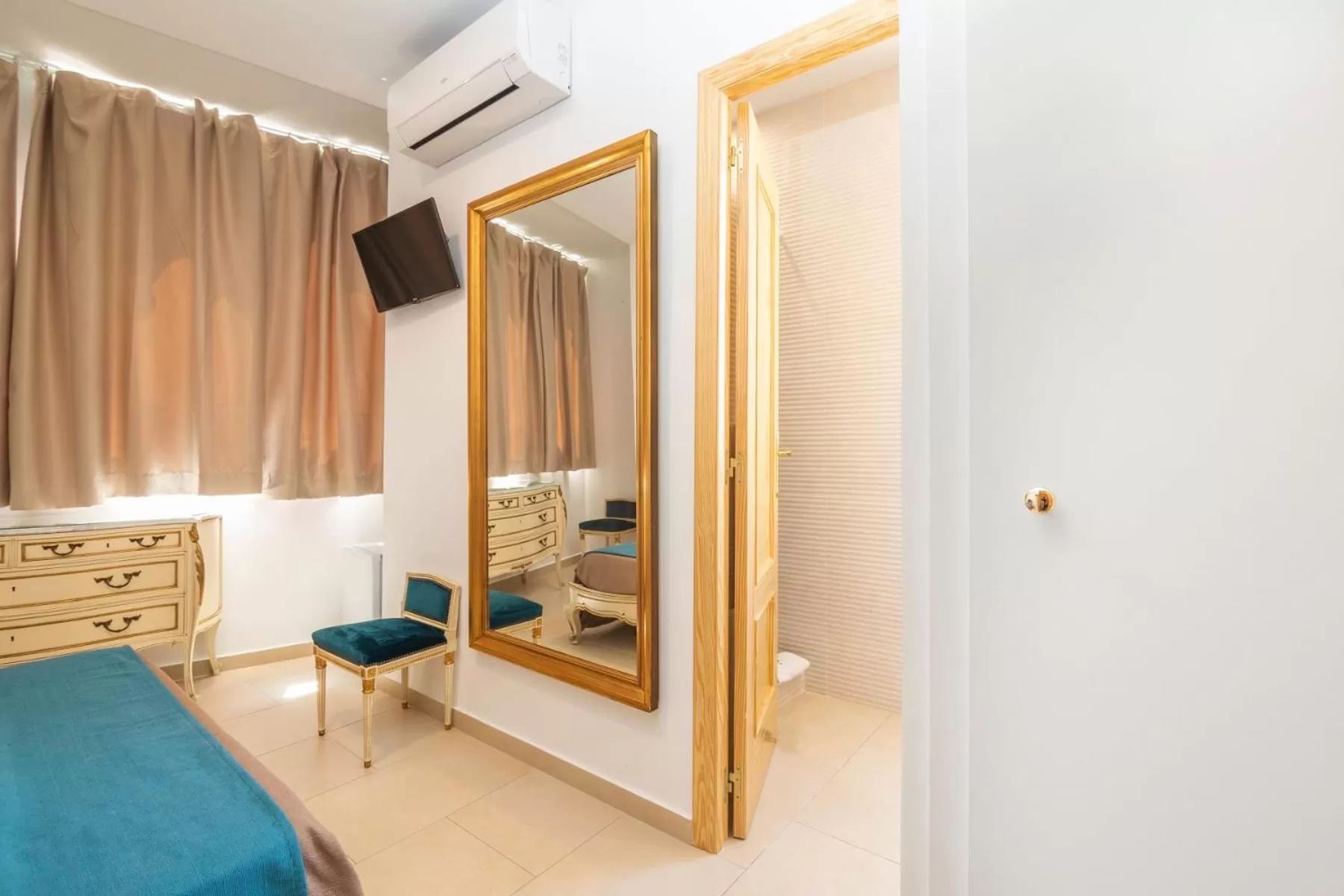 Bedroom, Bed in Hotel Marítimo Urban